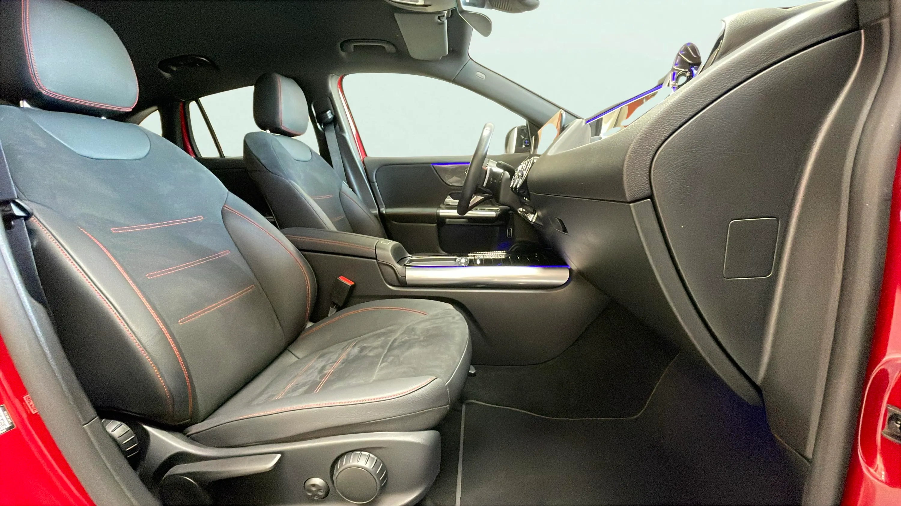 Mercedes-Benz GLA 200 D - foto 22