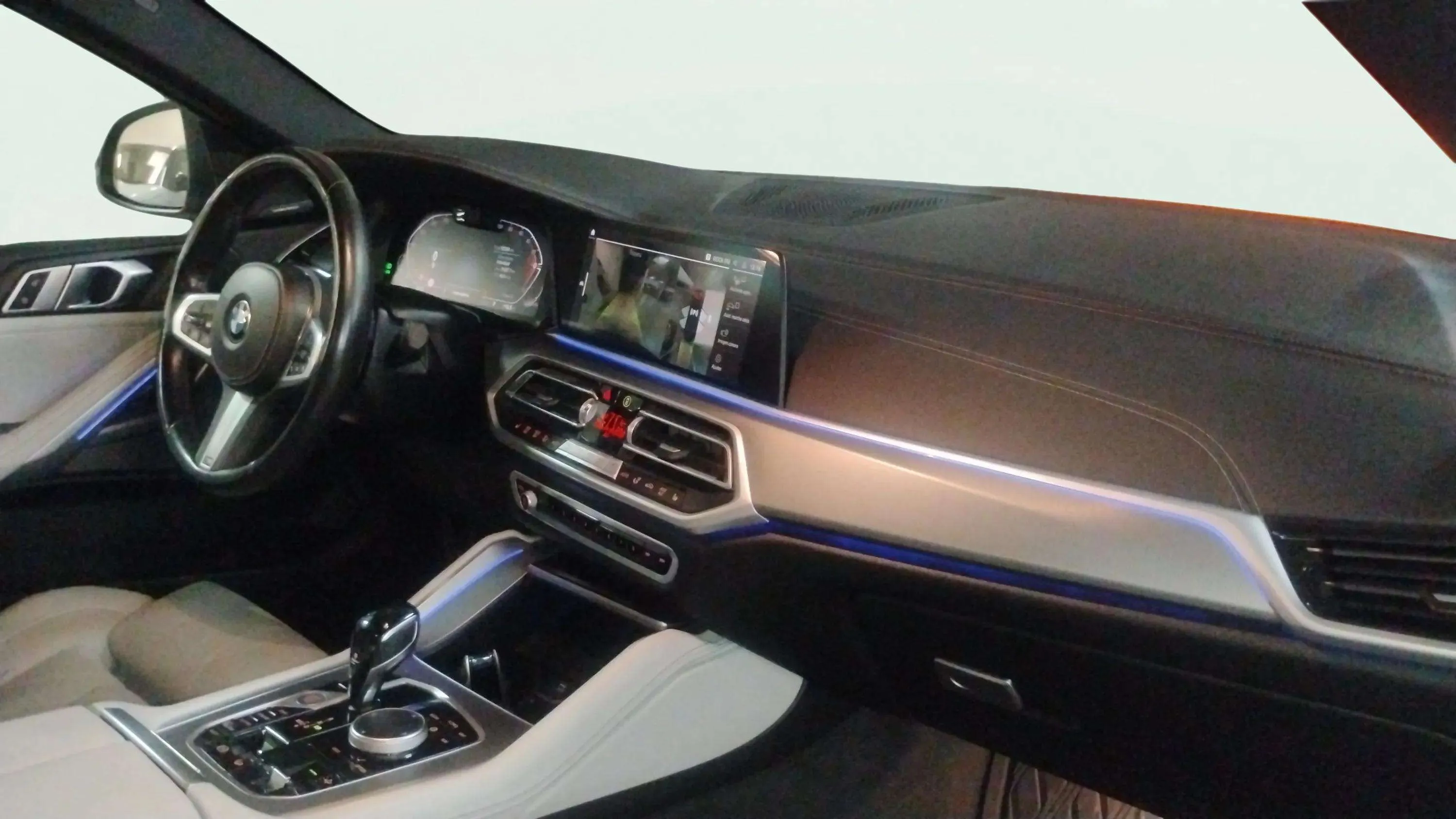 BMW X6 xDrive40d - foto 9