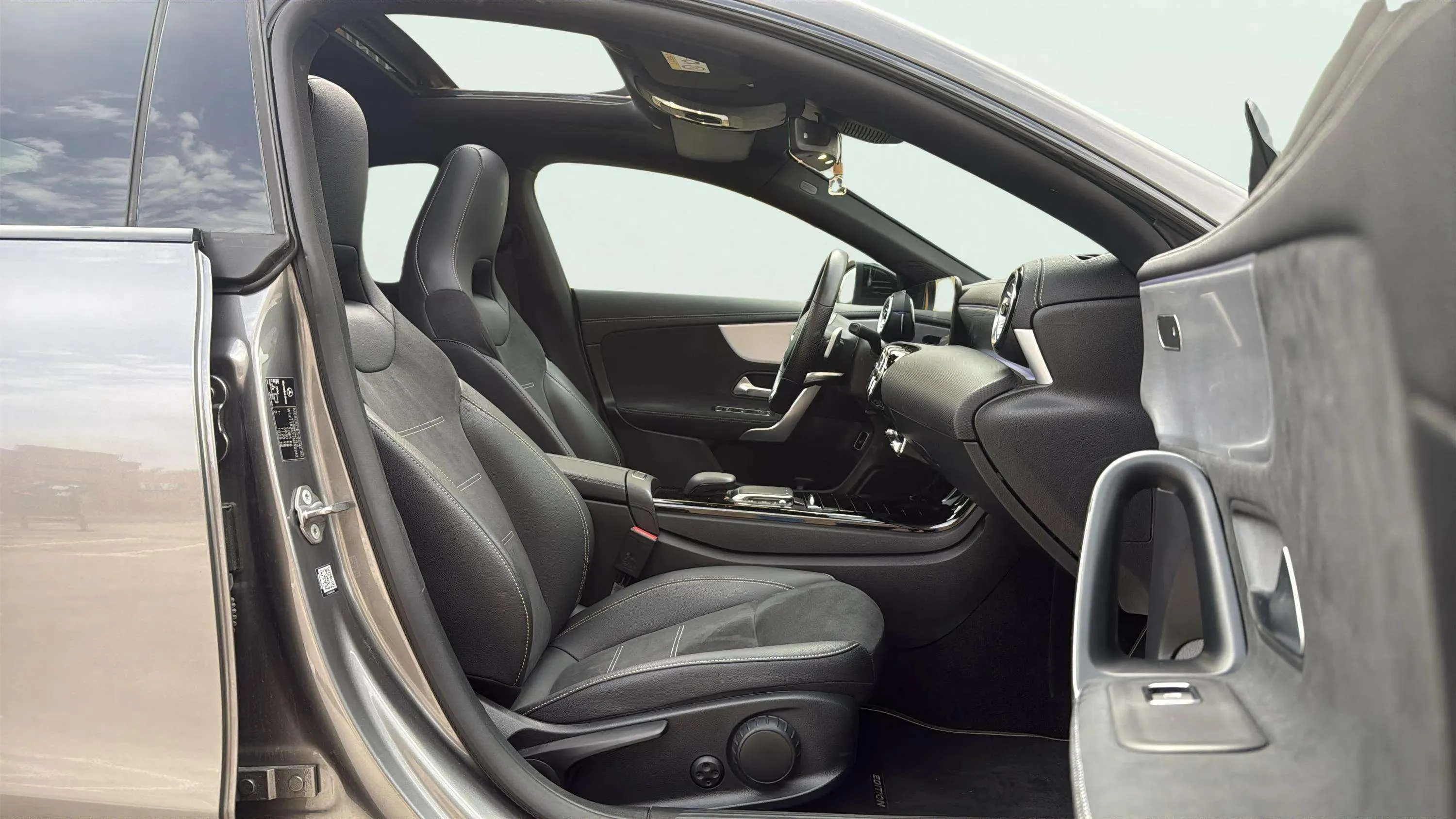Mercedes-Benz CLA 250 4MATIC - foto 11
