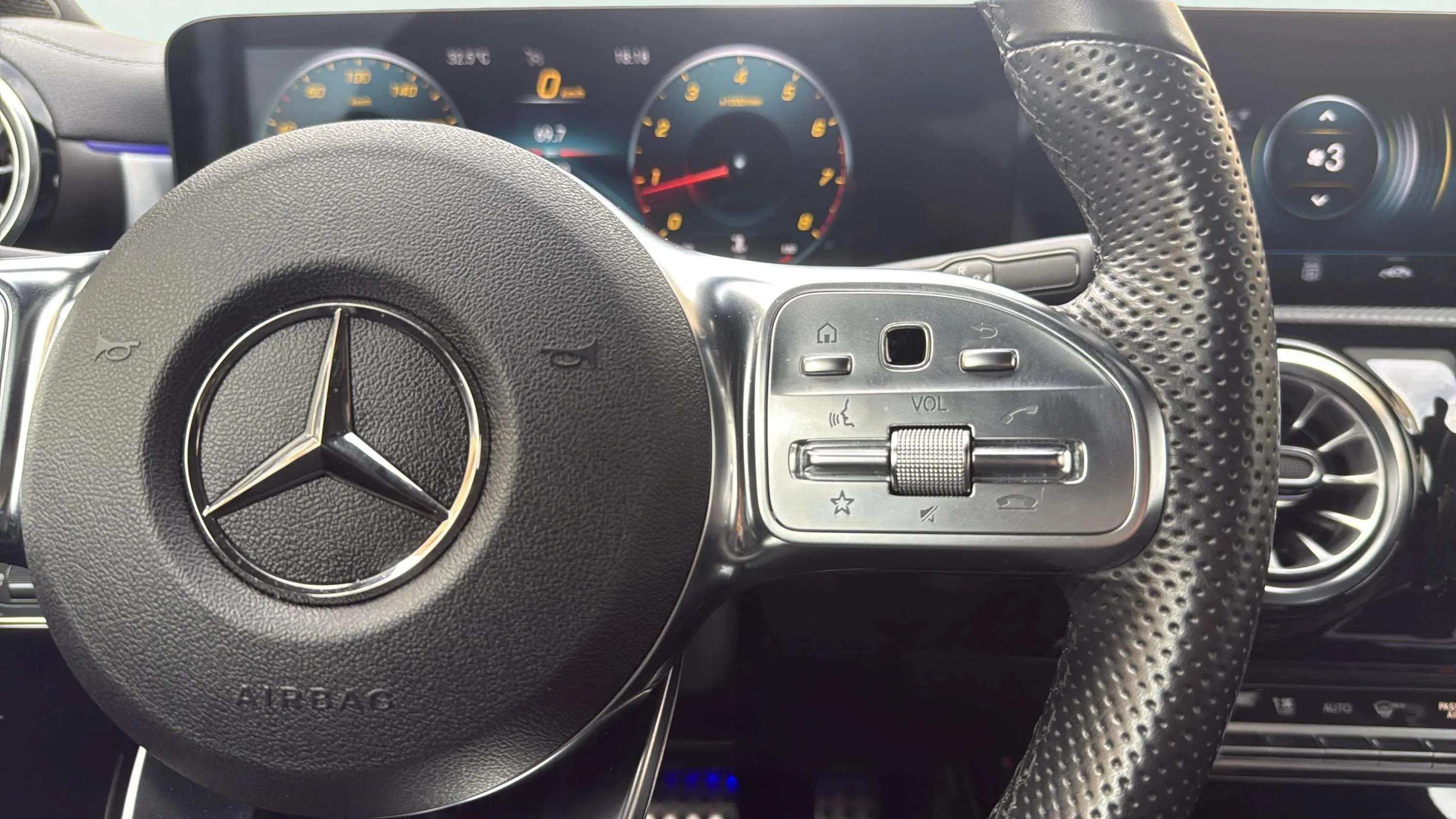 Mercedes-Benz CLA 250 4MATIC - foto 22