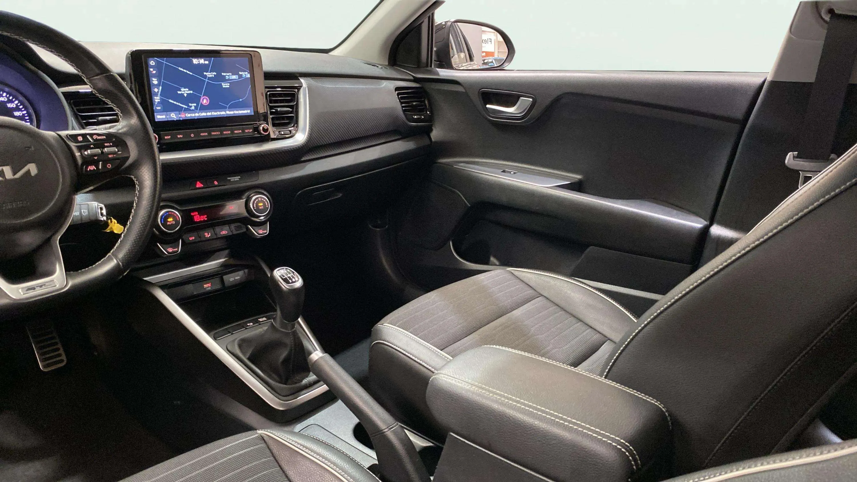 Kia Stonic 1.0 T-GDi MHEV GT Line - foto 34