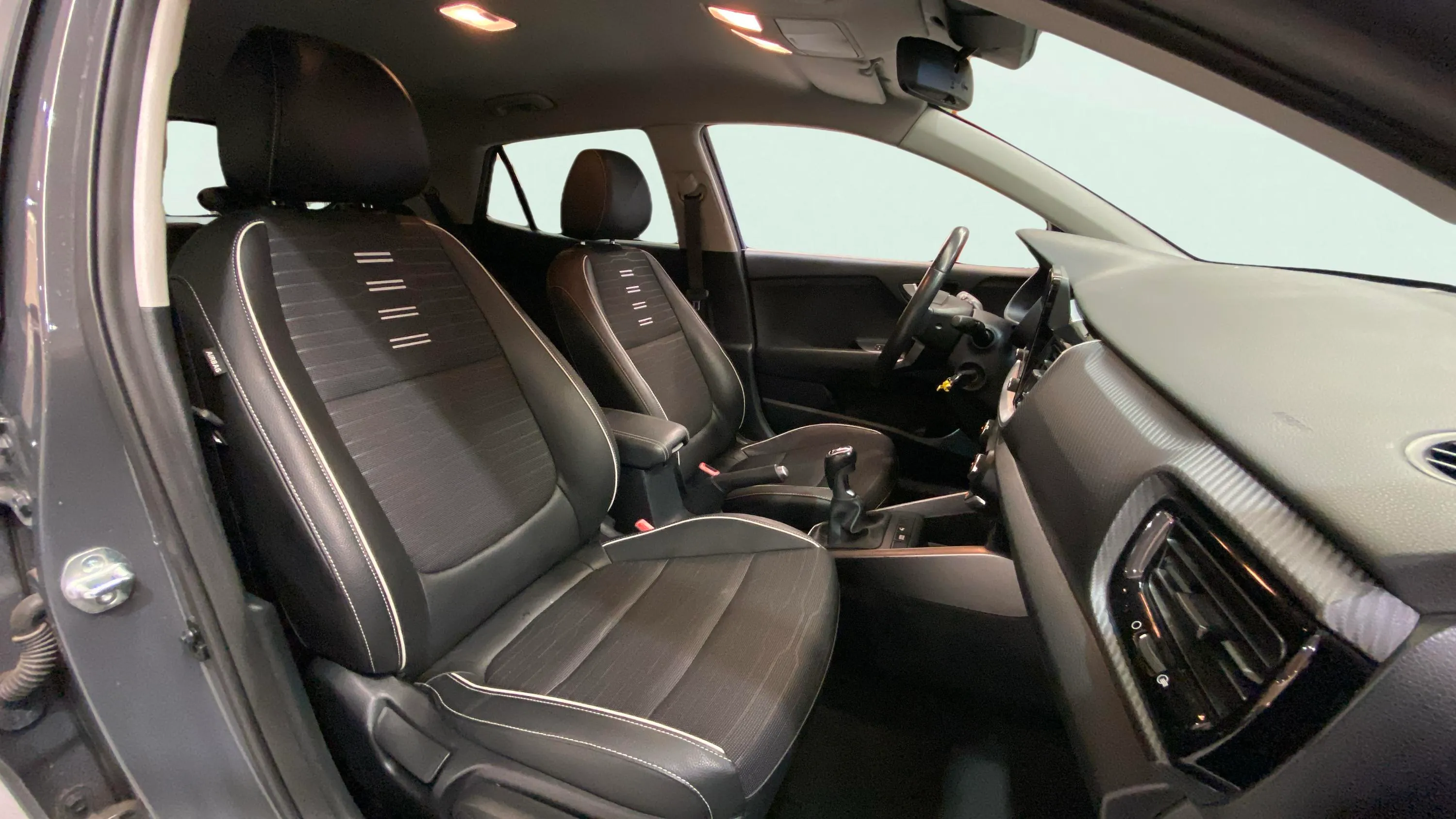 Kia Stonic 1.0 T-GDi MHEV GT Line - foto 11