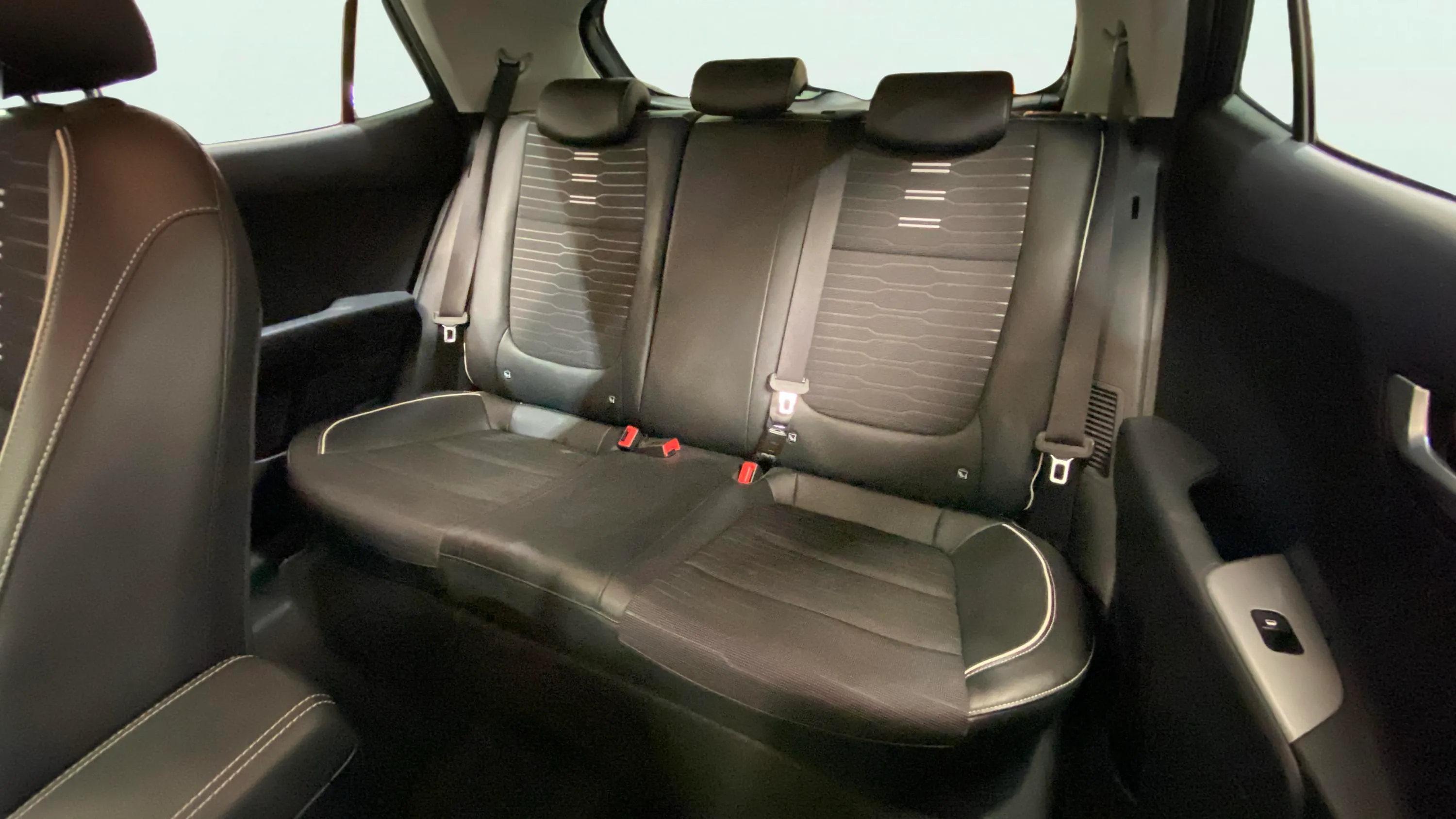 Kia Stonic 1.0 T-GDi MHEV GT Line - foto 12