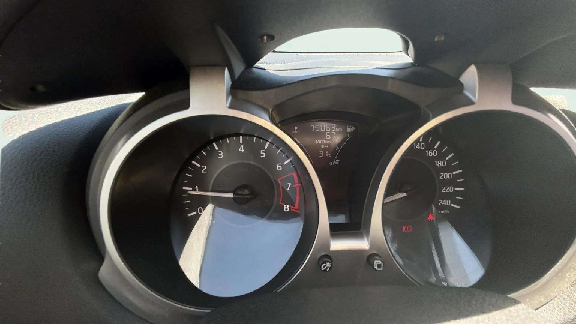 Nissan Juke G E6D-Temp Acenta - foto 18