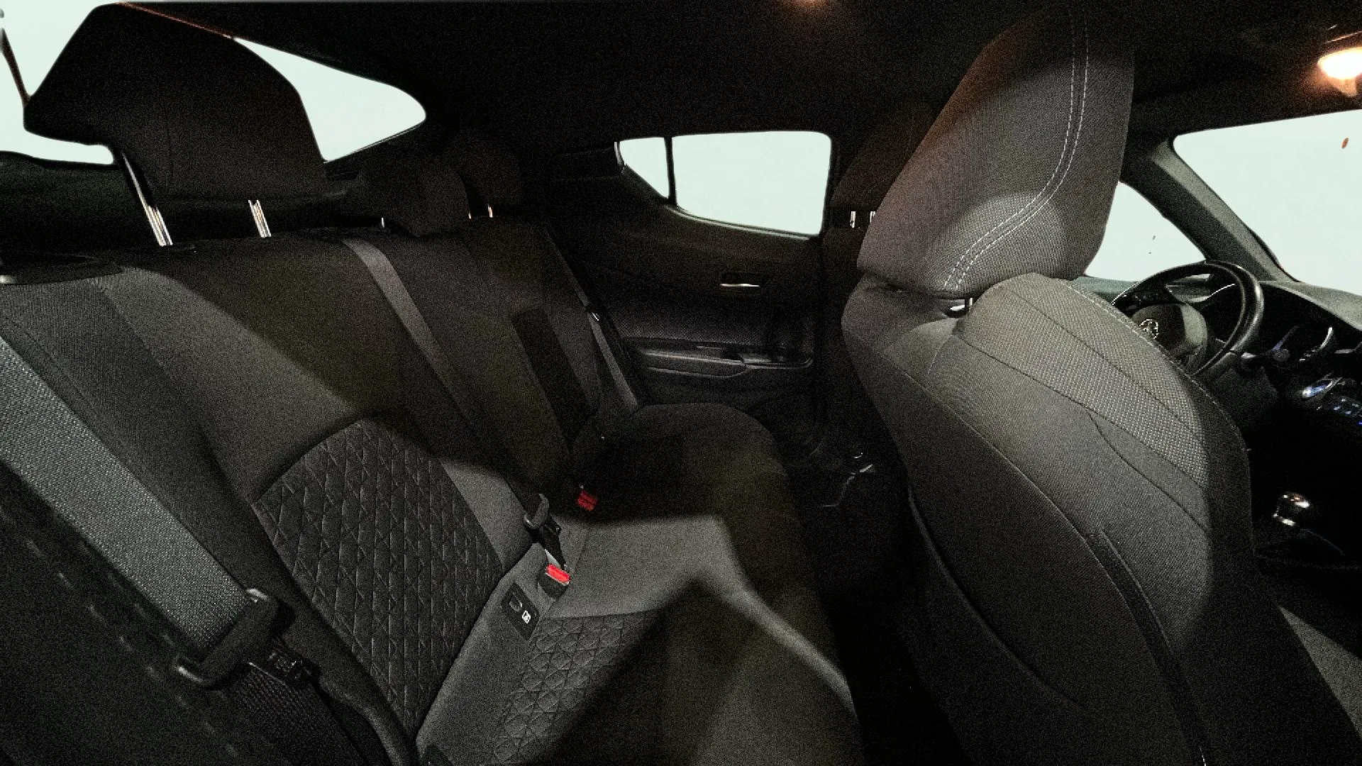 Toyota C-HR 1.8 125H Advance - foto 17