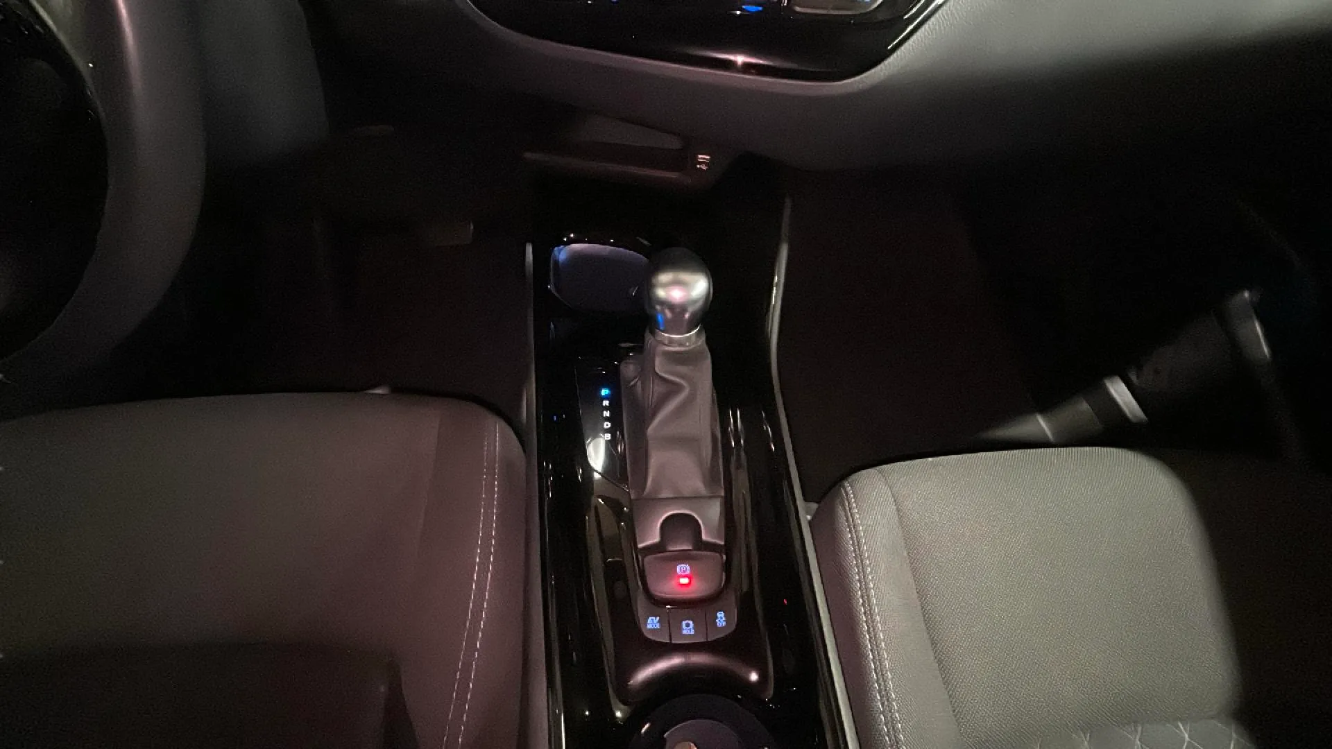 Toyota C-HR 1.8 125H Advance - foto 21