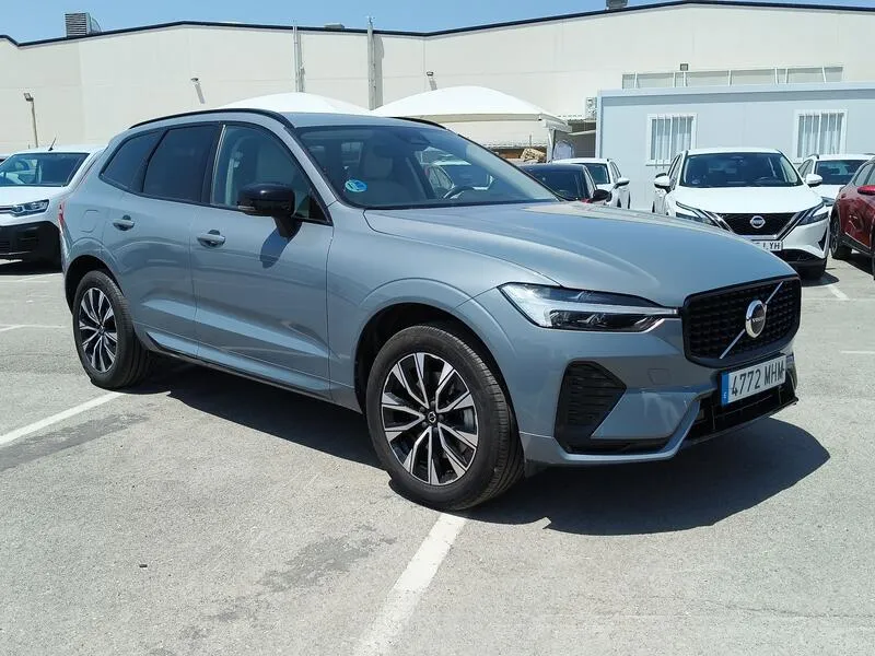 Volvo XC60 2.0 B4 D Plus Dark - foto 8