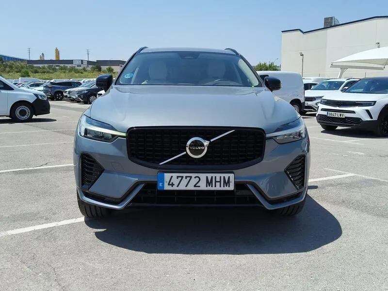 Volvo XC60 2.0 B4 D Plus Dark - foto 9