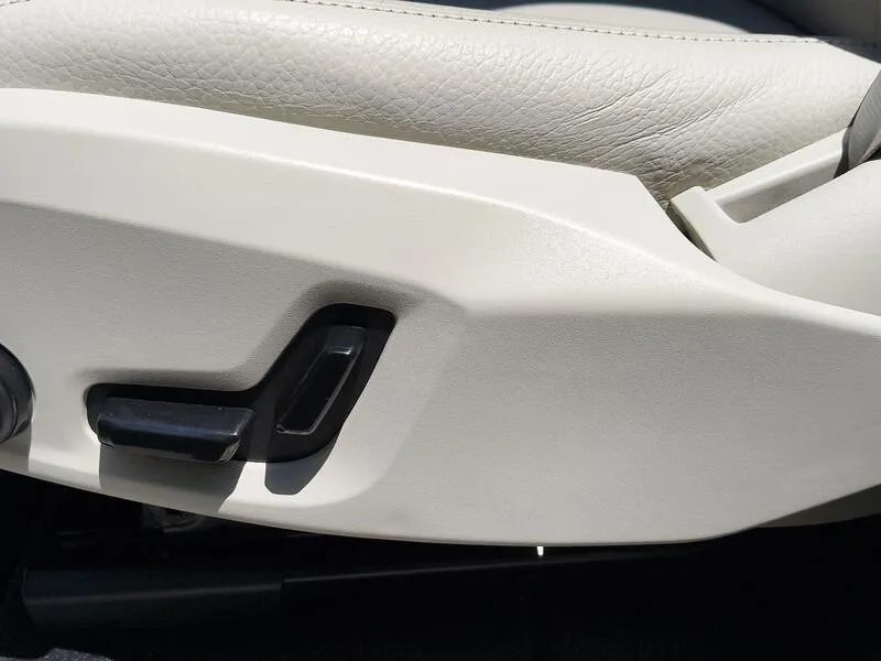 Volvo XC60 2.0 B4 D Plus Dark - foto 44