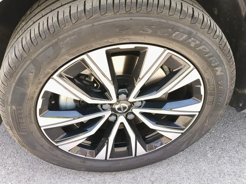 Volvo XC60 2.0 B4 D Plus Dark - foto 11