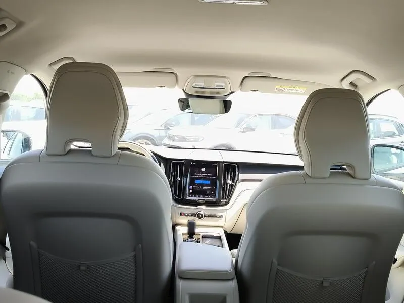 Volvo XC60 2.0 B4 D Plus Dark - foto 18