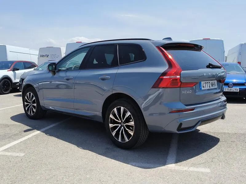 Volvo XC60 2.0 B4 D Plus Dark - foto 4