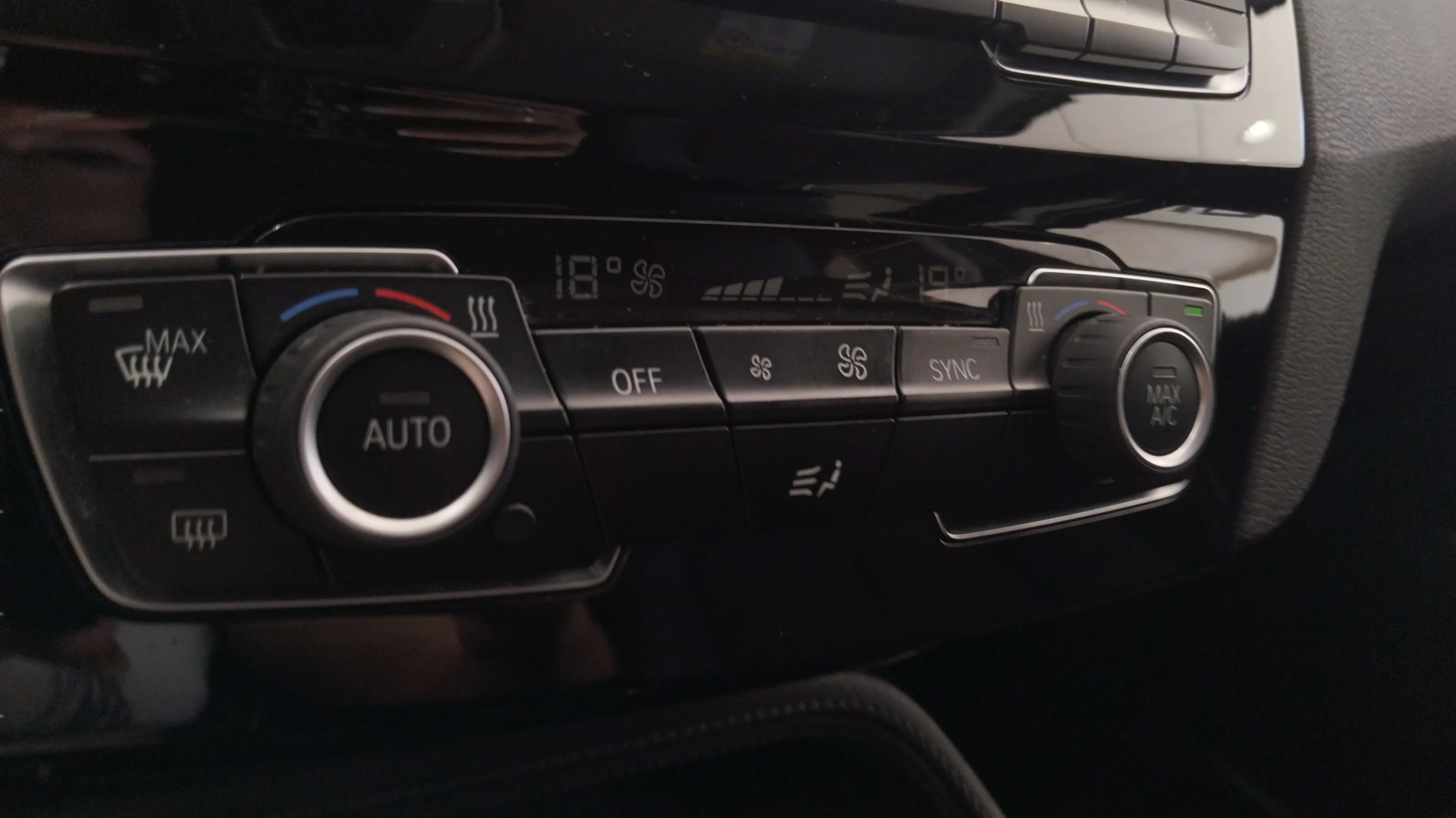 BMW X1 sDrive18d - foto 18