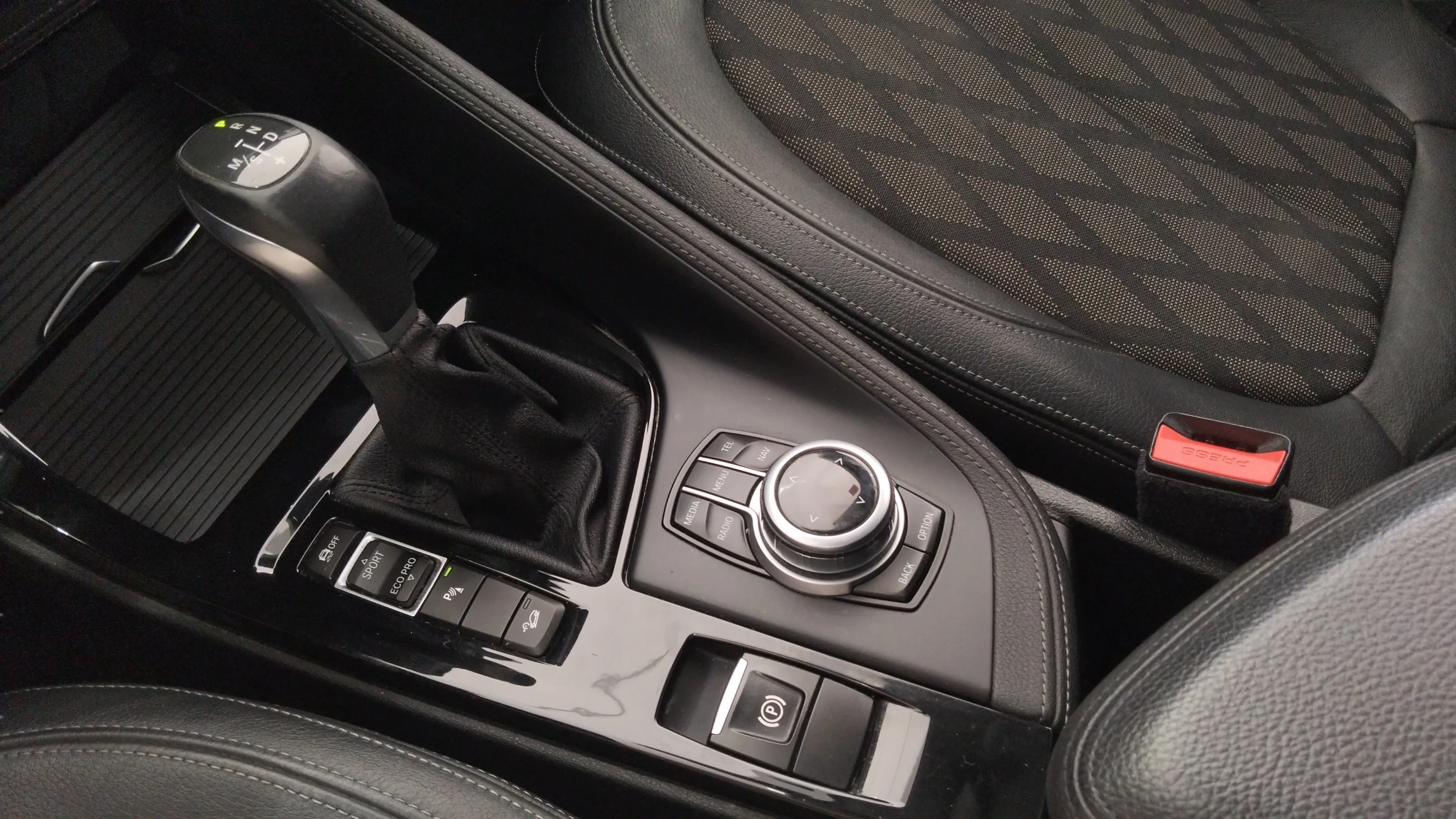 BMW X1 sDrive18d - foto 23