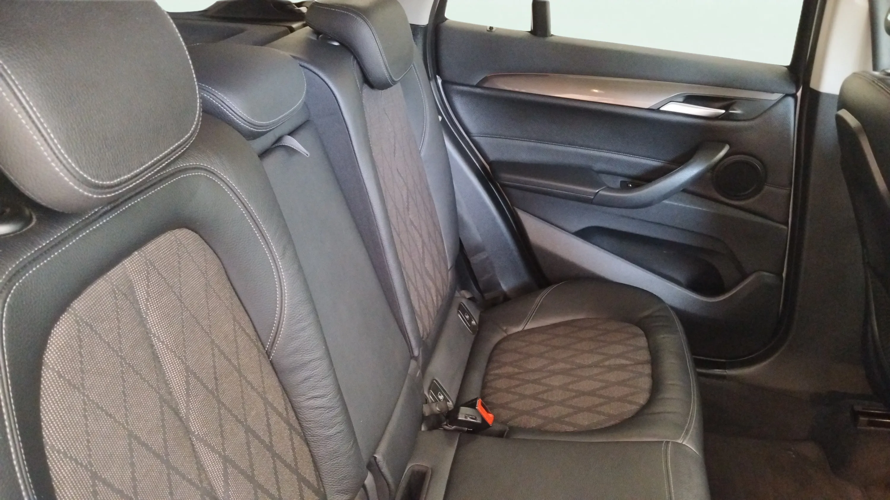 BMW X1 sDrive18d - foto 9