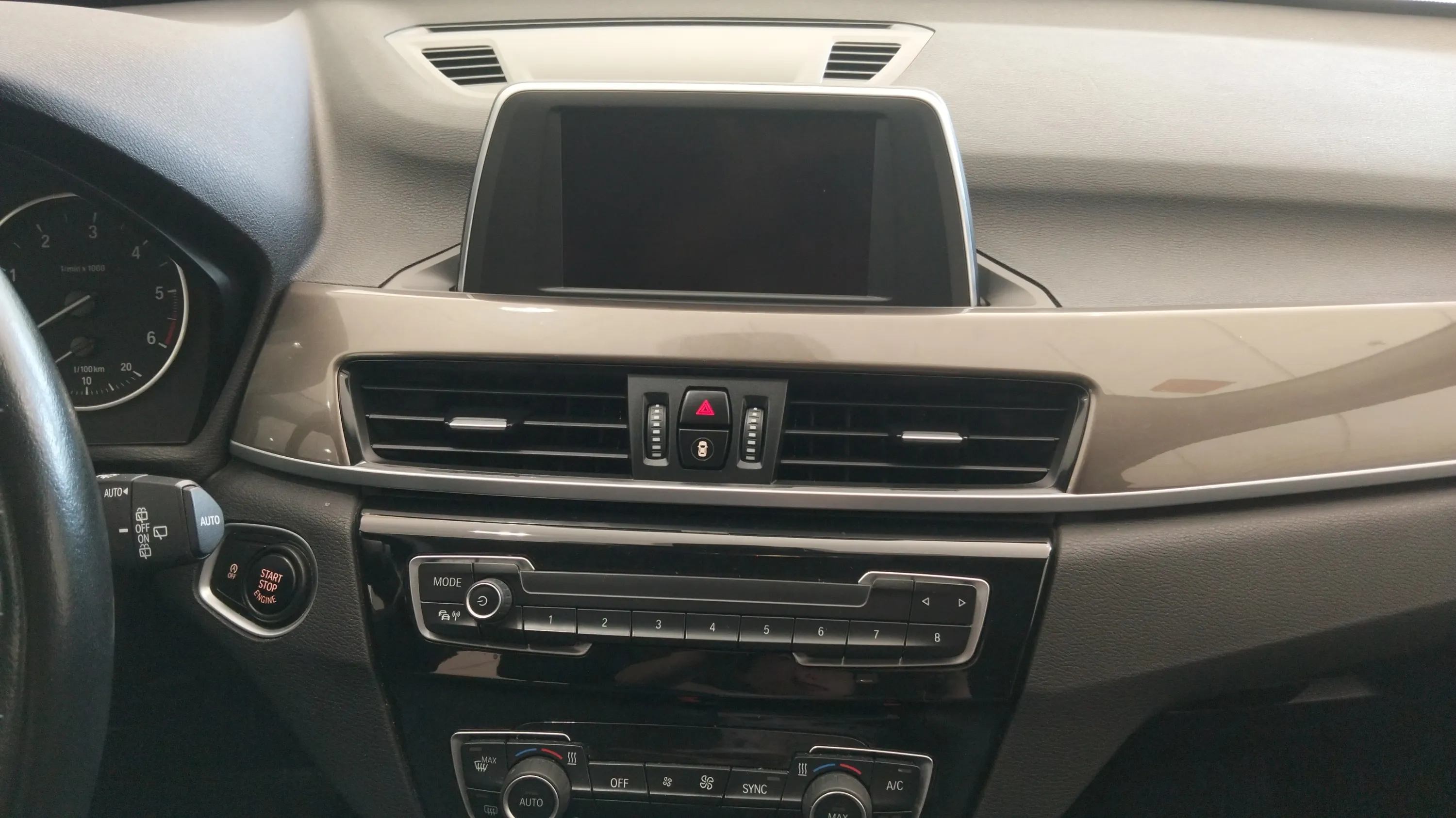 BMW X1 sDrive18d - foto 12