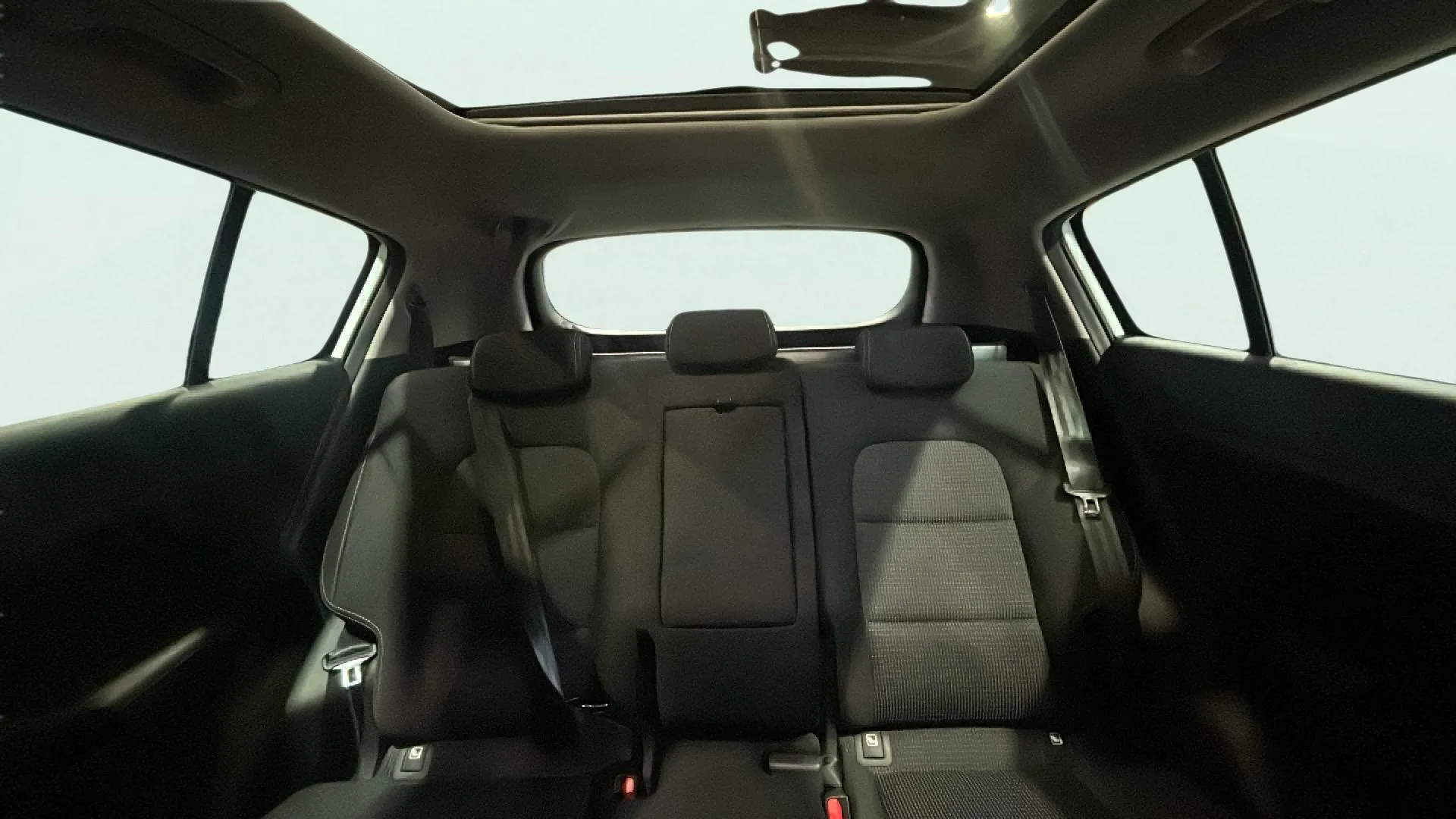 Kia Sportage 1.6 GDi Black Edition 4x2 - foto 12