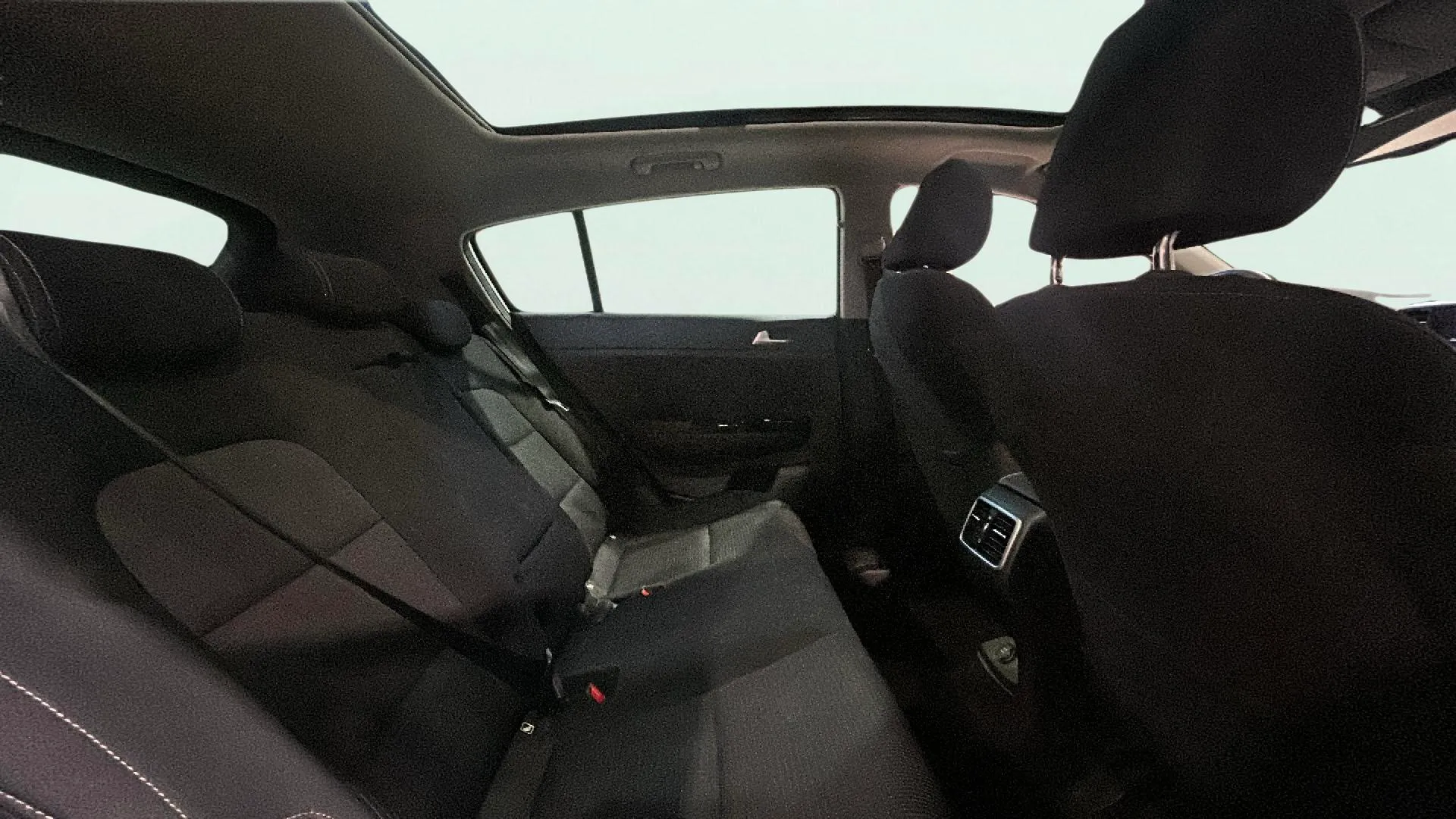 Kia Sportage 1.6 GDi Black Edition 4x2 - foto 11