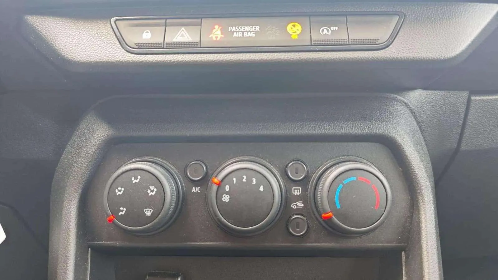 Dacia Sandero Comfort SCe - foto 19