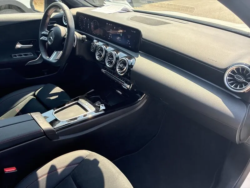 Mercedes-Benz Clase A 200 d AMG Line Advanced Plus - foto 21