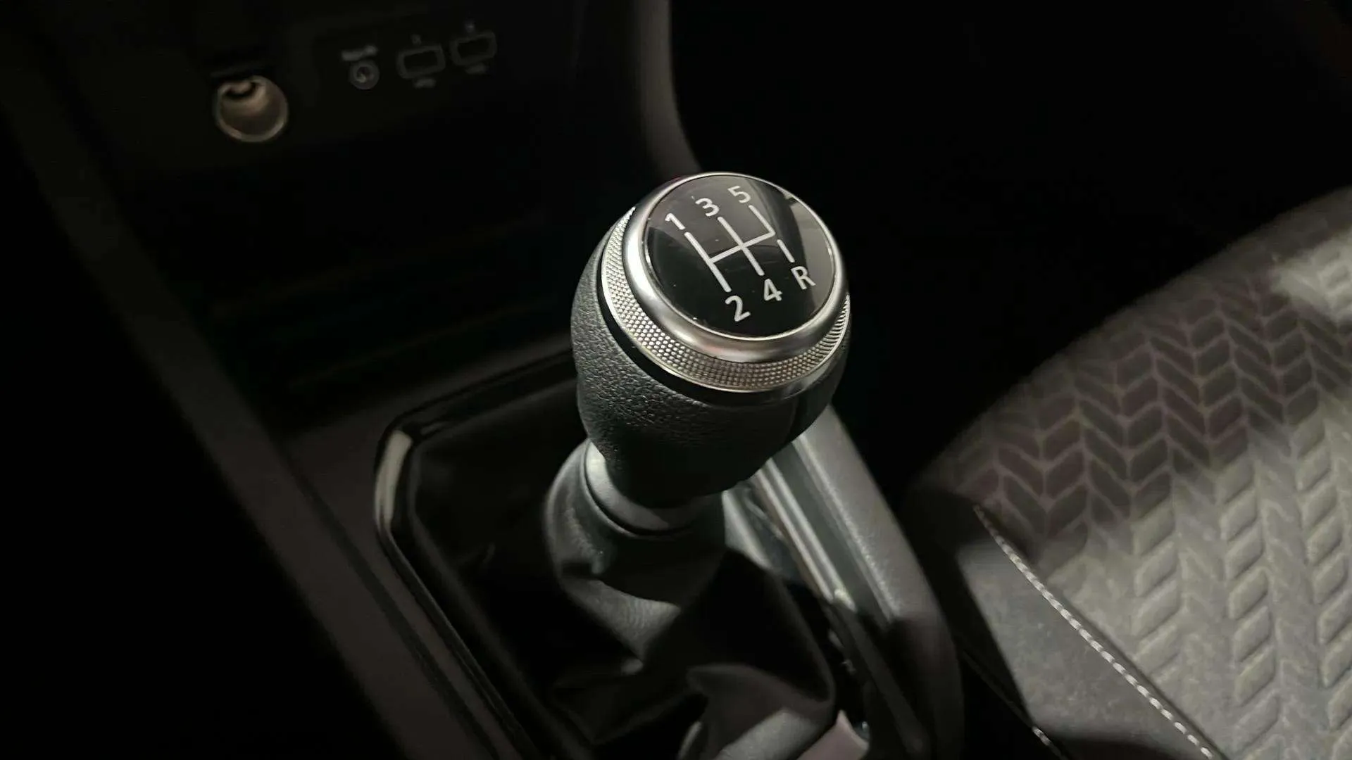 Renault Clio Authentic SCe - foto 17