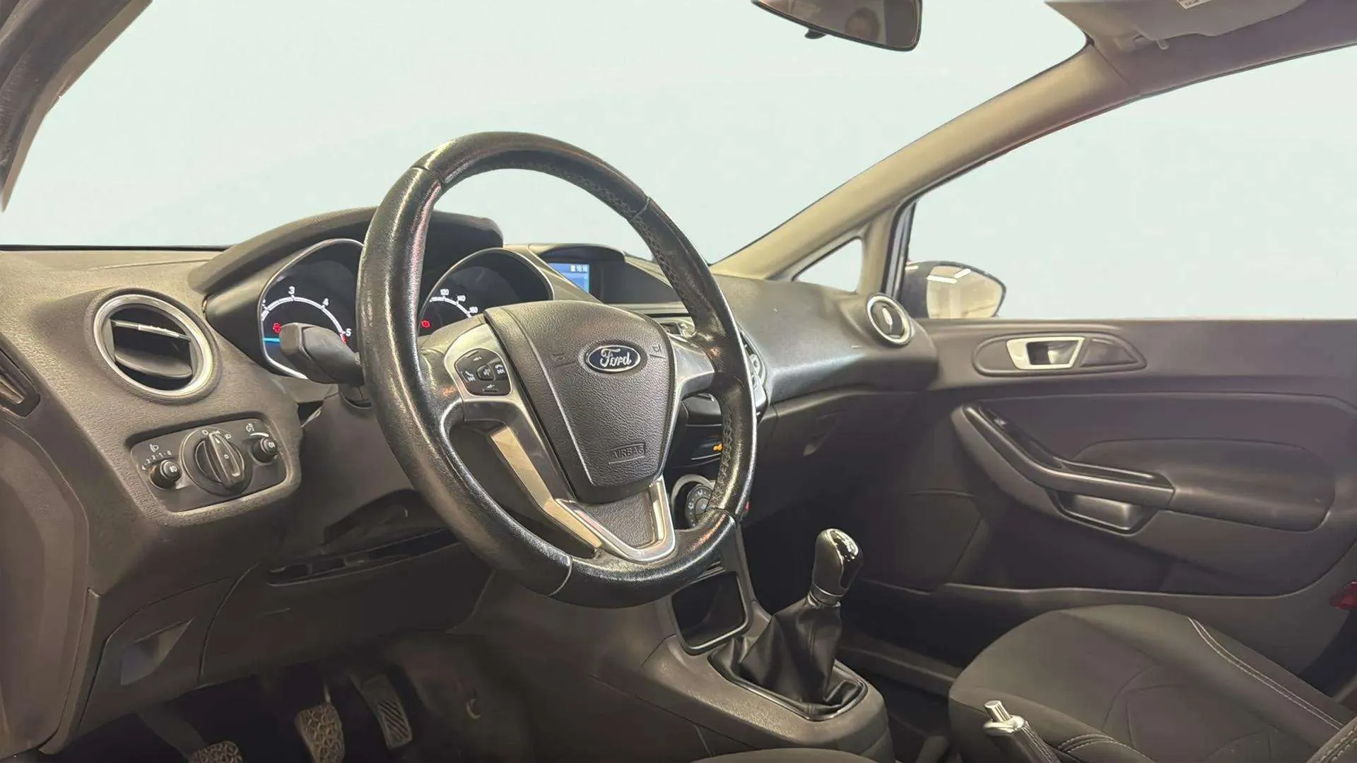 Ford Fiesta 1.5 TDCi Trend - foto 10