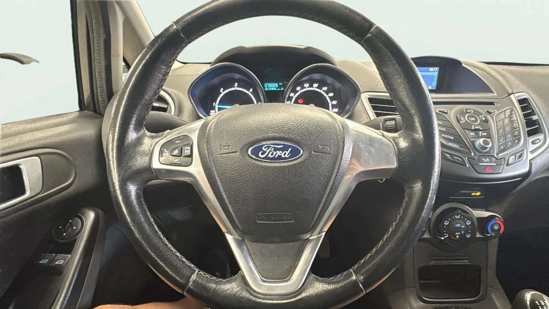 Ford Fiesta 1.5 TDCi Trend - foto 13
