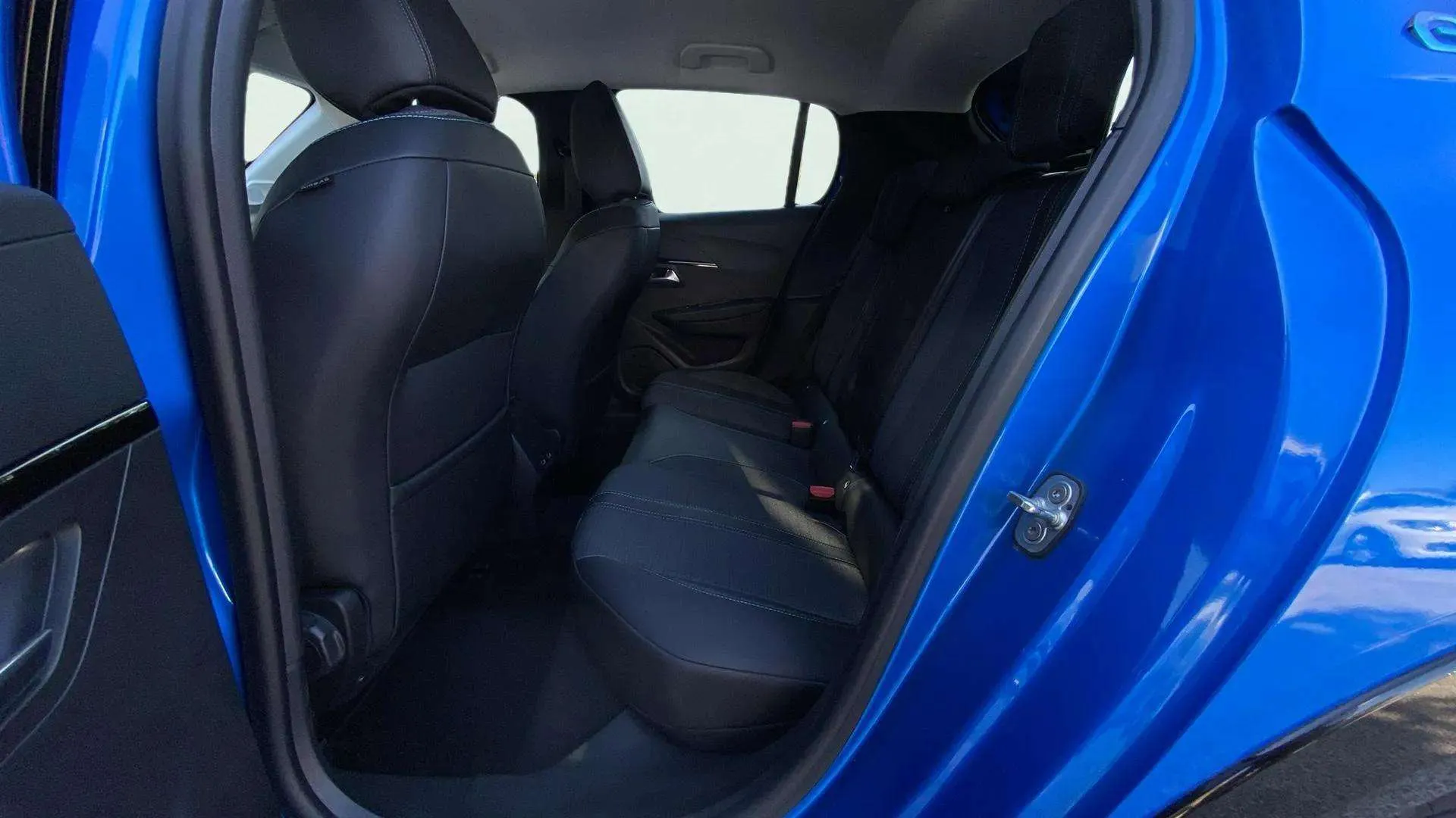 Peugeot 208 Eléctrico Allure Pack - foto 11
