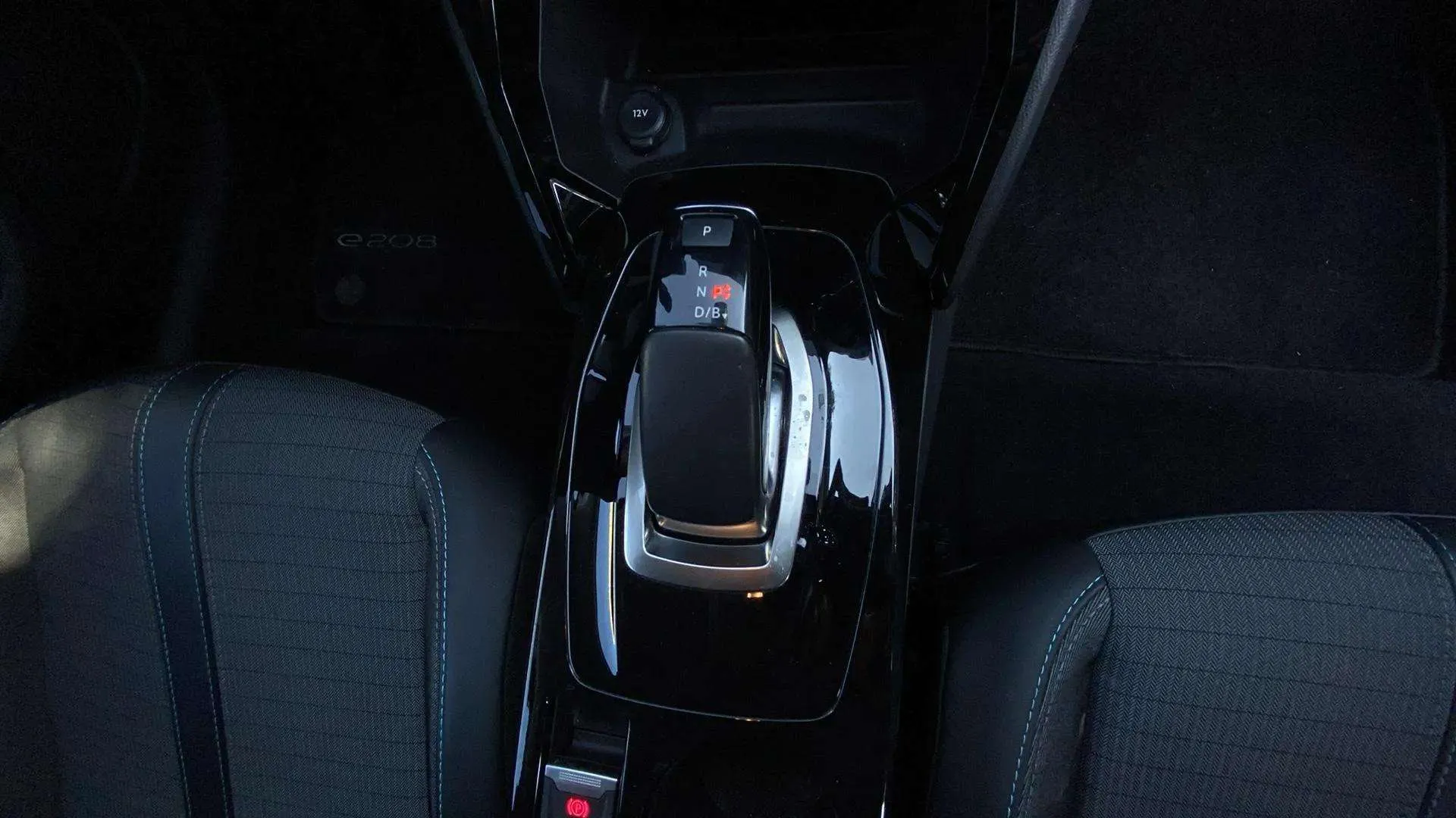 Peugeot 208 Eléctrico Allure Pack - foto 15