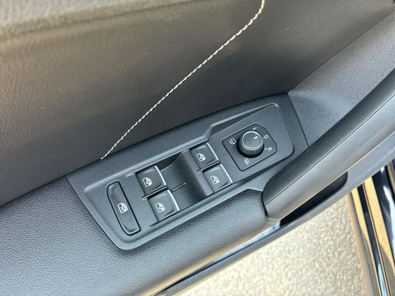 Volkswagen Tiguan 2.0 TDI R-Line - foto 31