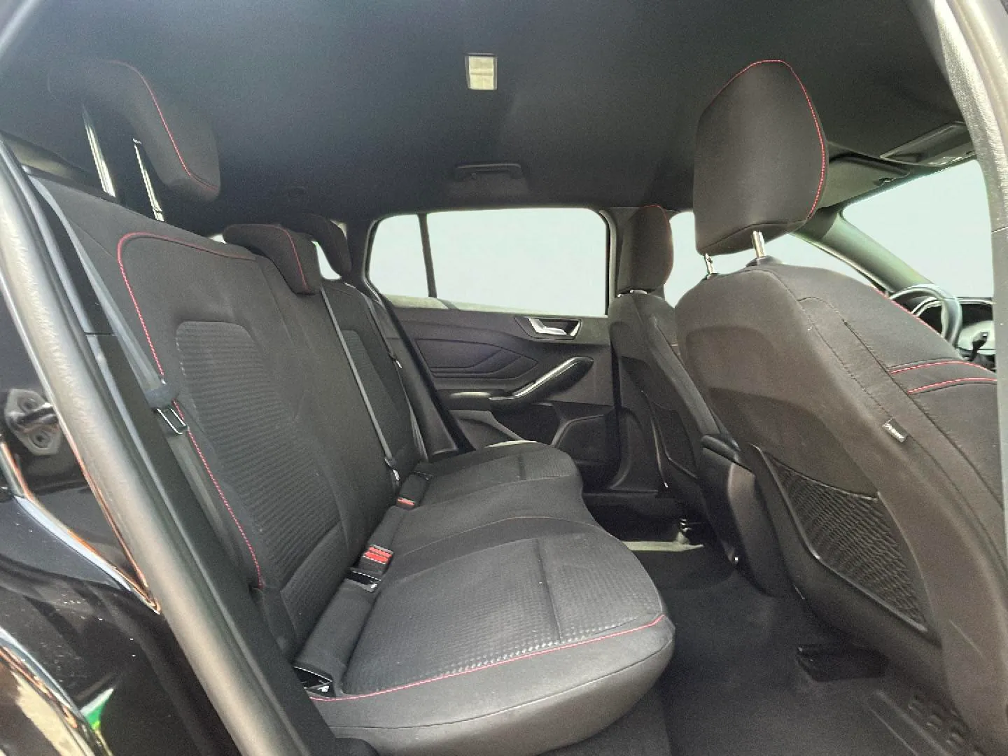 Ford Focus 1.0 EcoBoost MHEV ST-Line X SB - foto 16