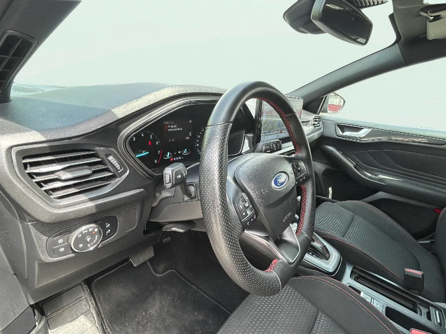 Ford Focus 1.0 EcoBoost MHEV ST-Line X SB - foto 28