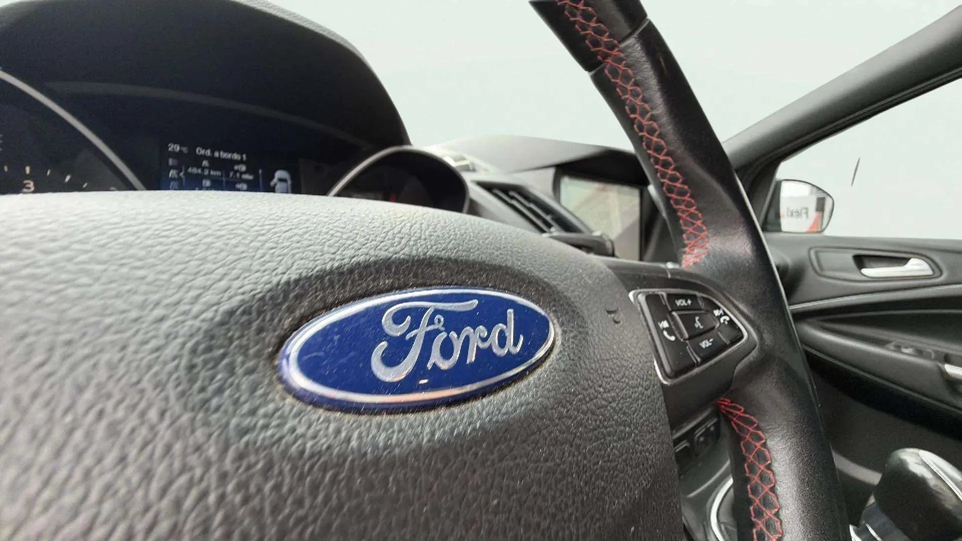 Ford Kuga 2.0 TDCi 4x2 ST-Line - foto 24