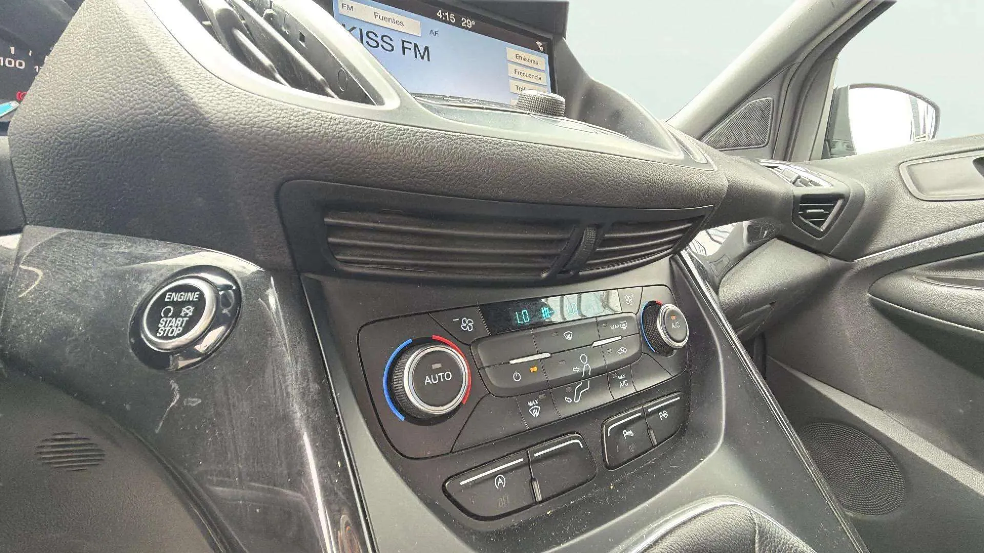 Ford Kuga 2.0 TDCi 4x2 ST-Line - foto 11