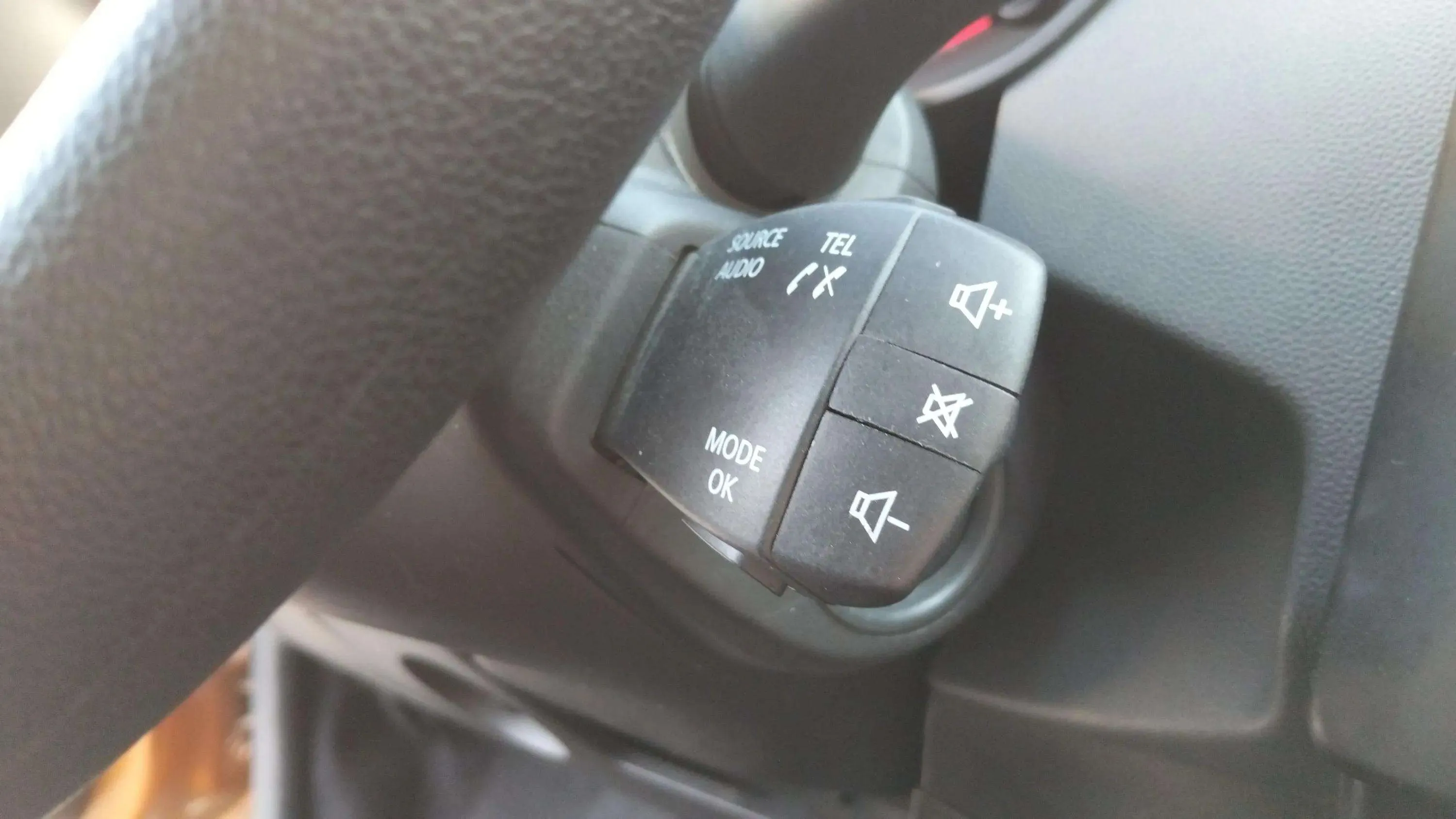 Dacia Duster Comfort 1.6 4x2 - foto 12