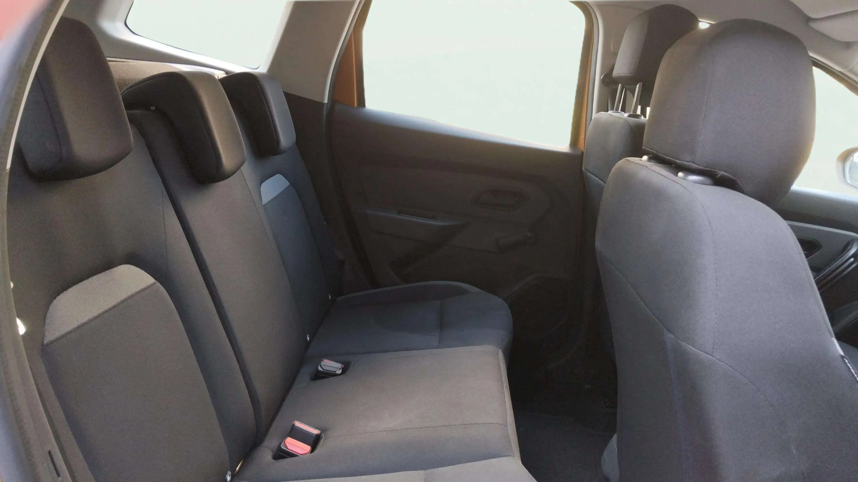 Dacia Duster Comfort 1.6 4x2 - foto 19