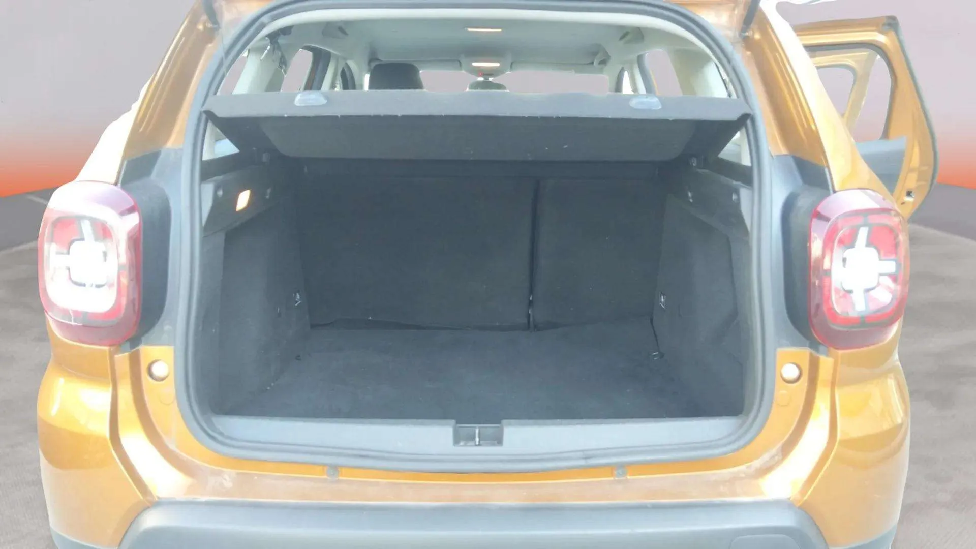 Dacia Duster Comfort 1.6 4x2 - foto 6