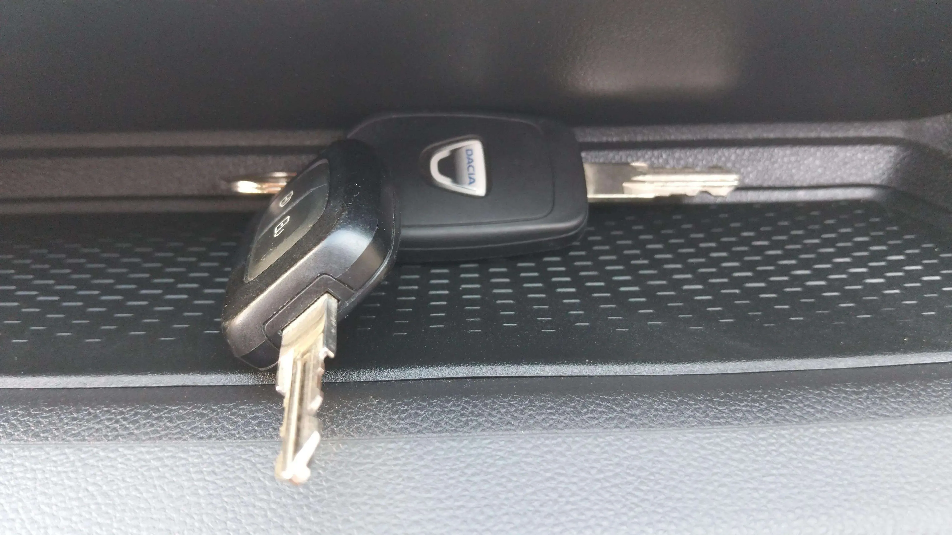 Dacia Duster Comfort 1.6 4x2 - foto 16
