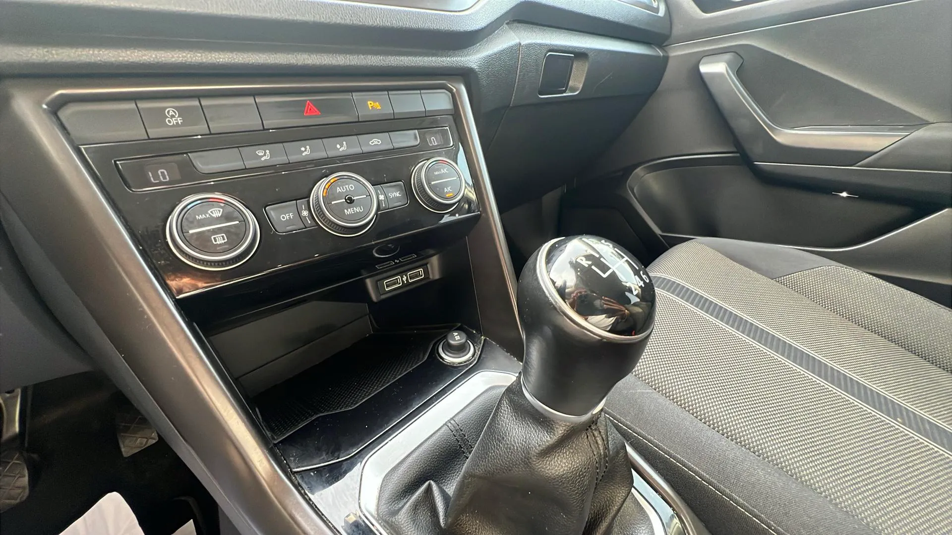 Volkswagen T-Roc Advance 1.6 TDI - foto 19