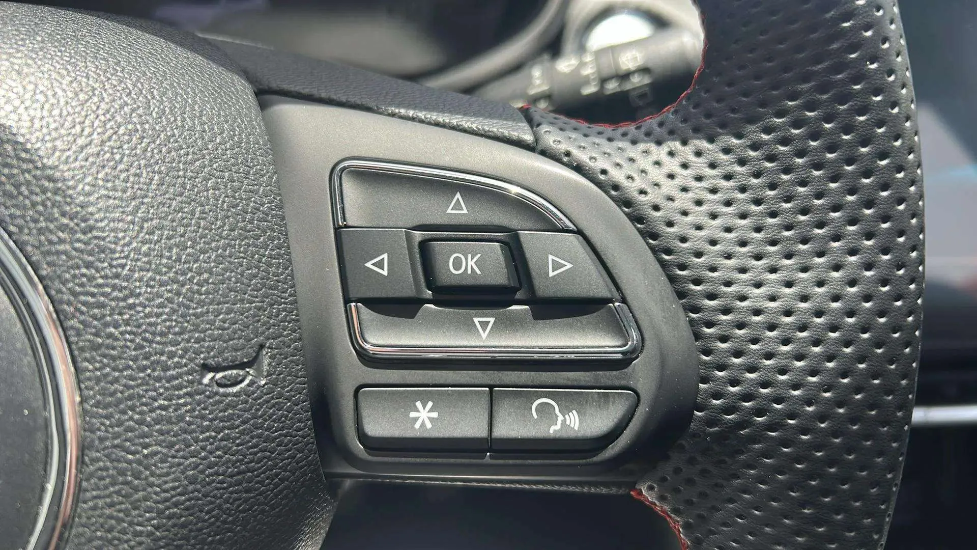 MG ZS 1.0T Comfort - foto 15