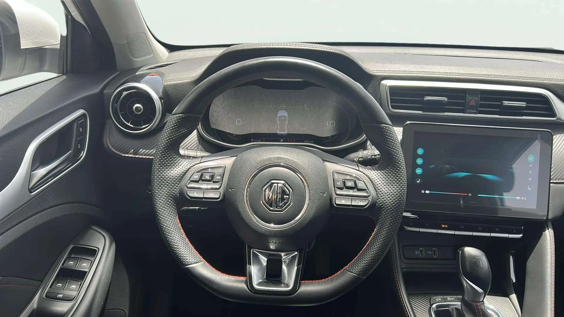MG ZS 1.0T Comfort - foto 7