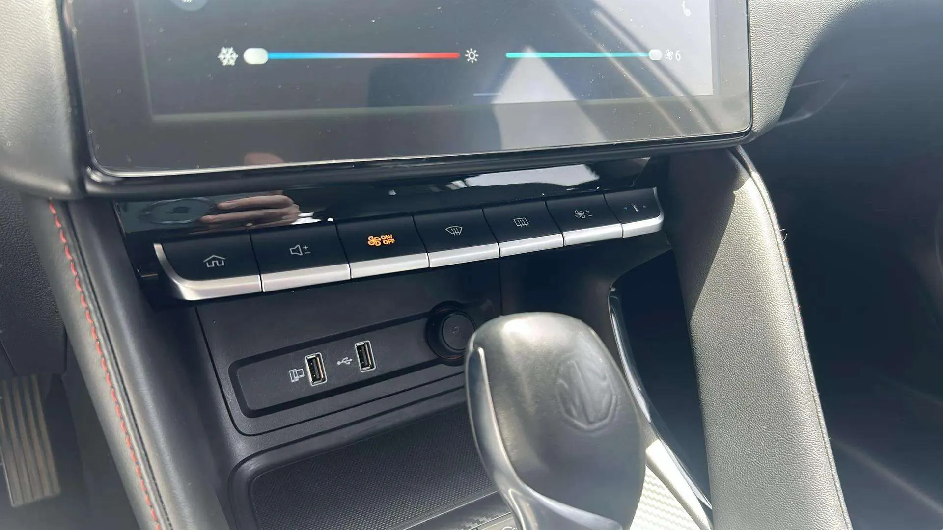 MG ZS 1.0T Comfort - foto 16