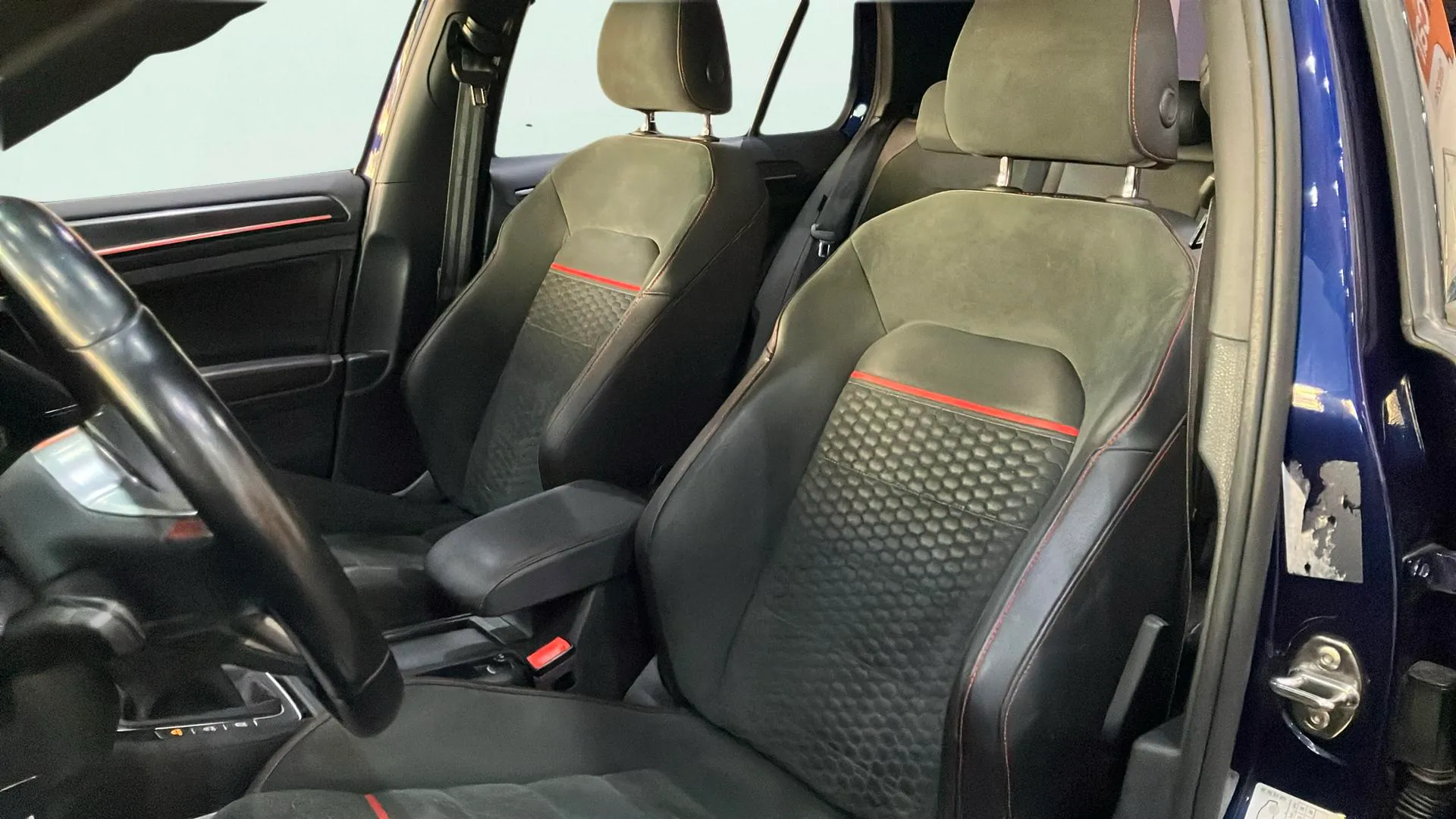 Volkswagen Golf GTI 2.0 TSI - foto 10