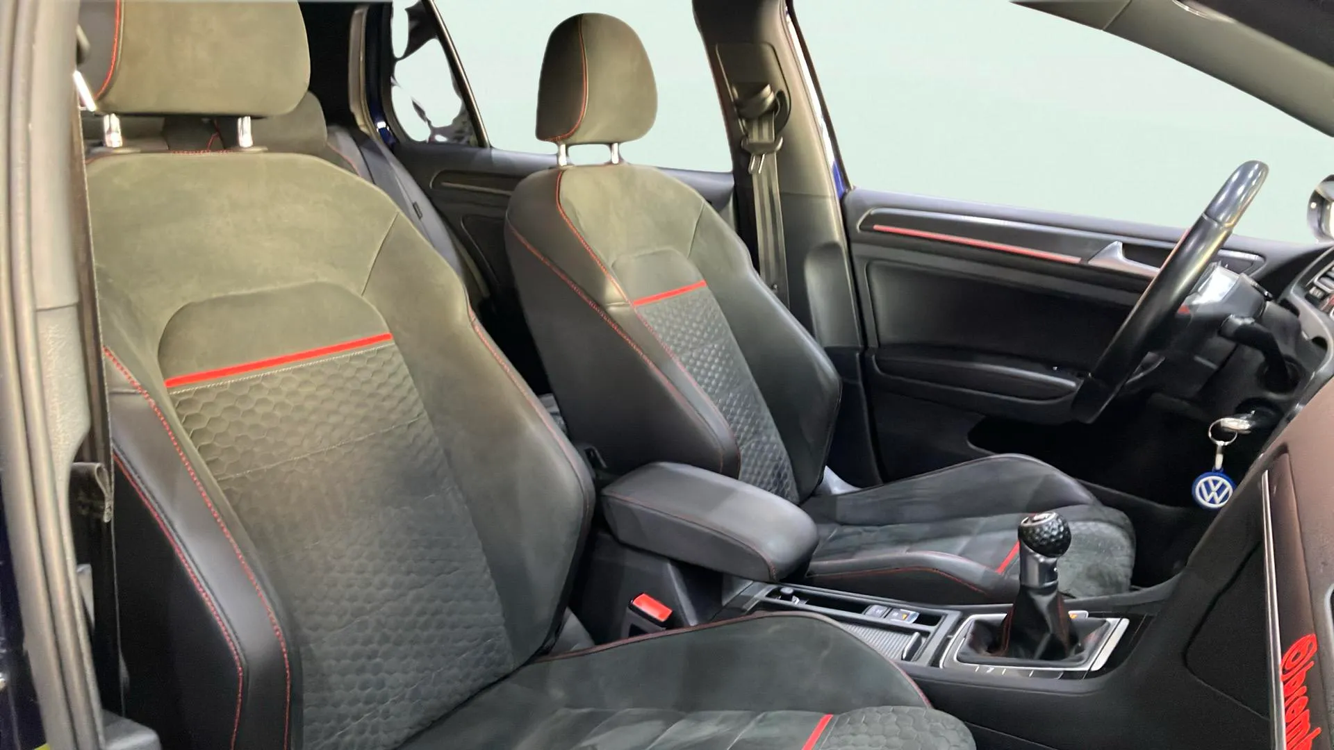 Volkswagen Golf GTI 2.0 TSI - foto 13