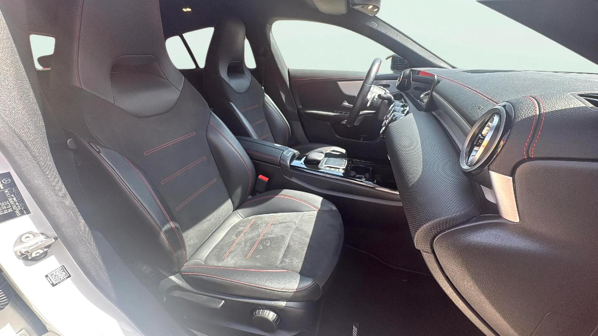 Mercedes-Benz CLA 250 e Shooting Brake - foto 14