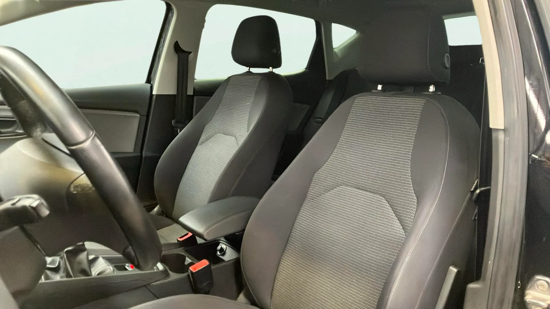 SEAT León 1.6 TDI Reference Plus - foto 10