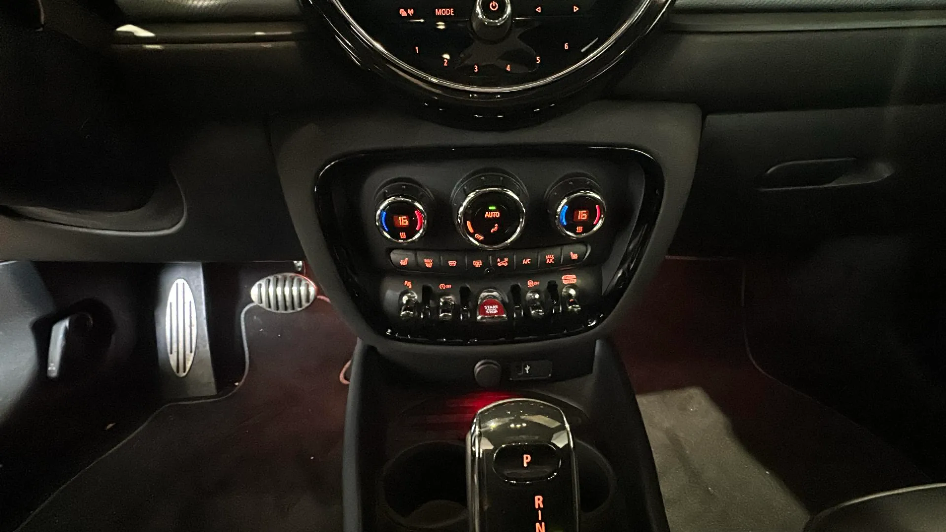 MINI Clubman John Cooper Works ALL4 - foto 21