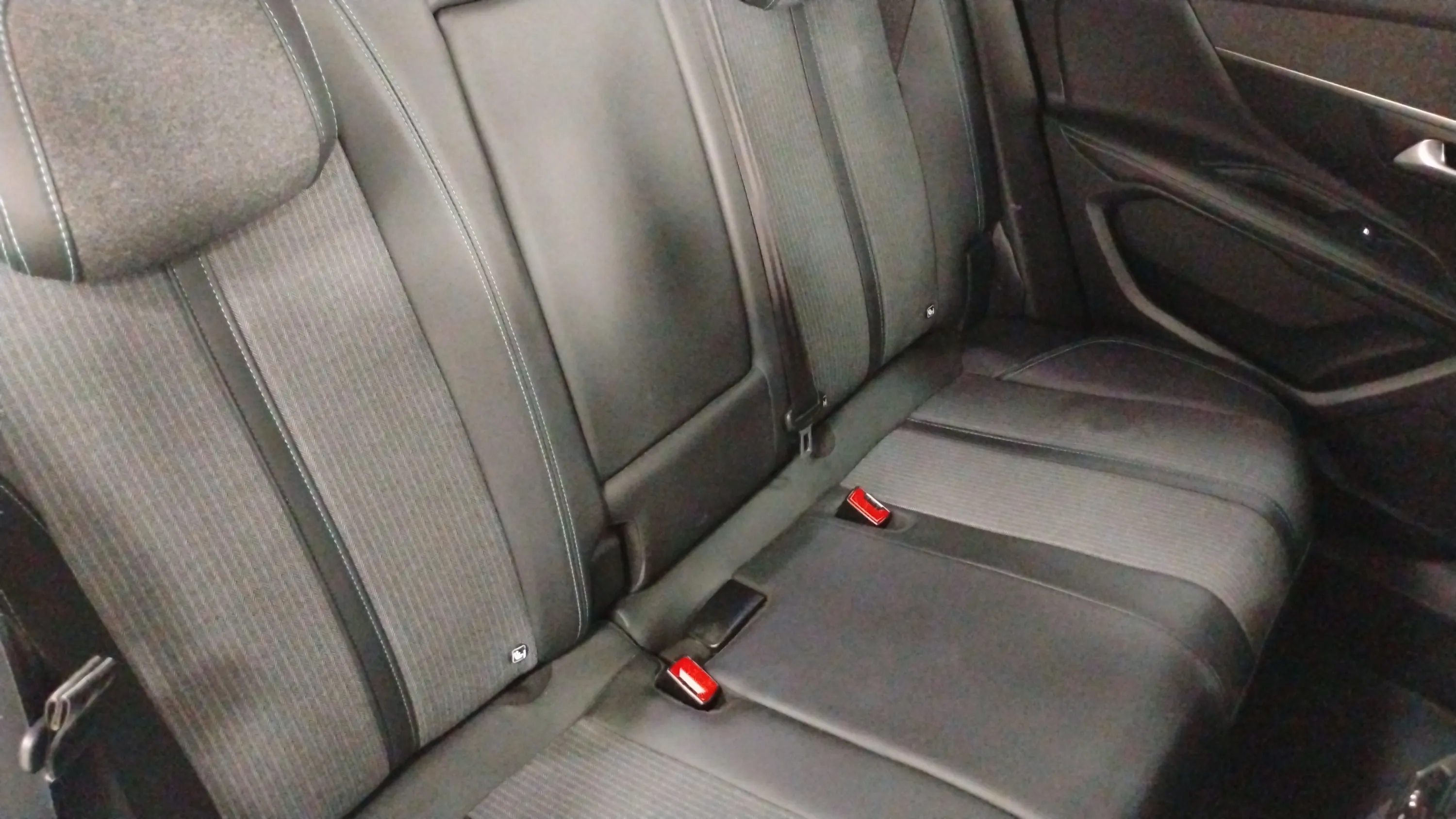 Peugeot 3008 1.2 PureTech Allure Pack EAT8 - foto 15