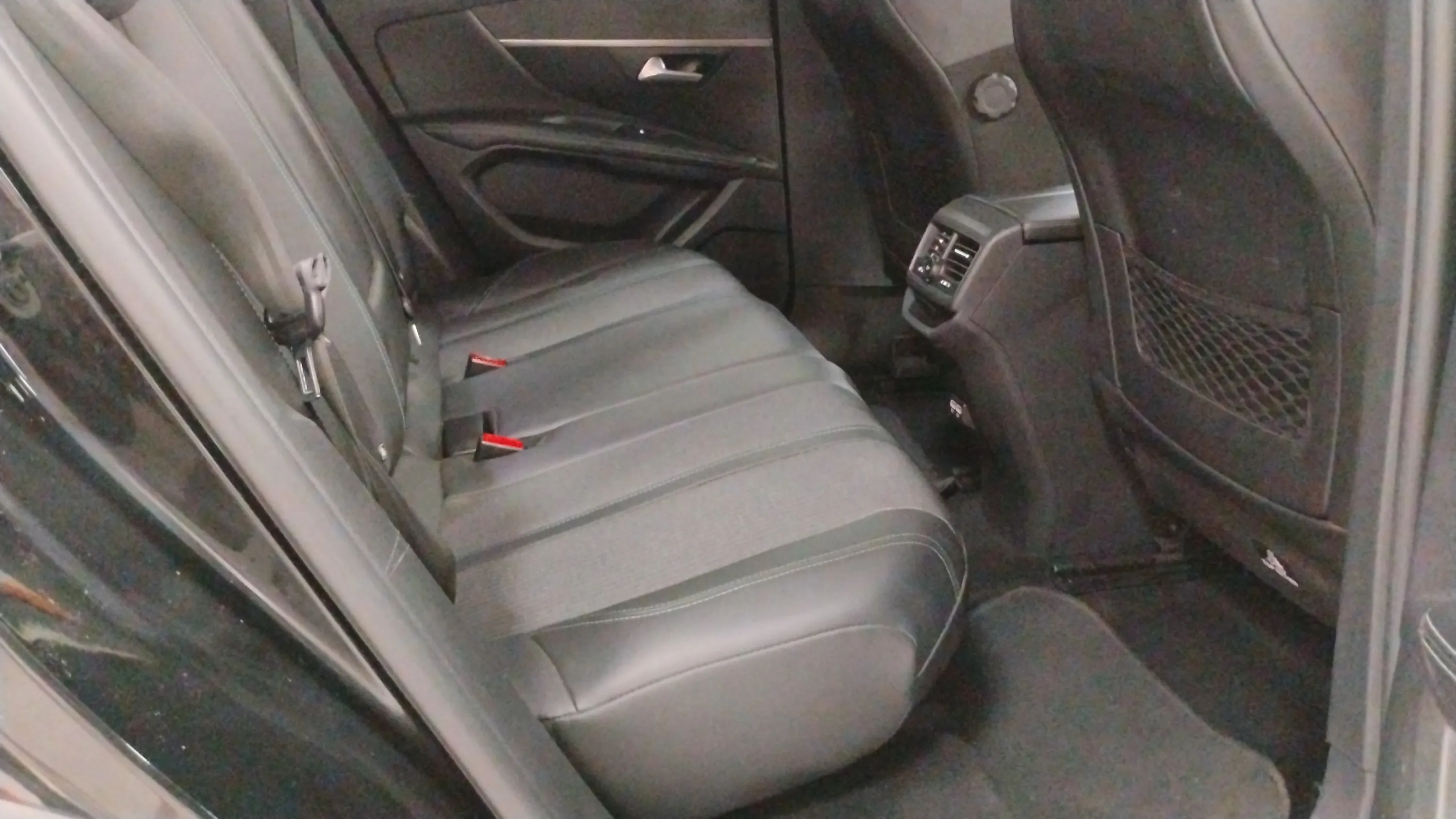 Peugeot 3008 1.2 PureTech Allure Pack EAT8 - foto 14