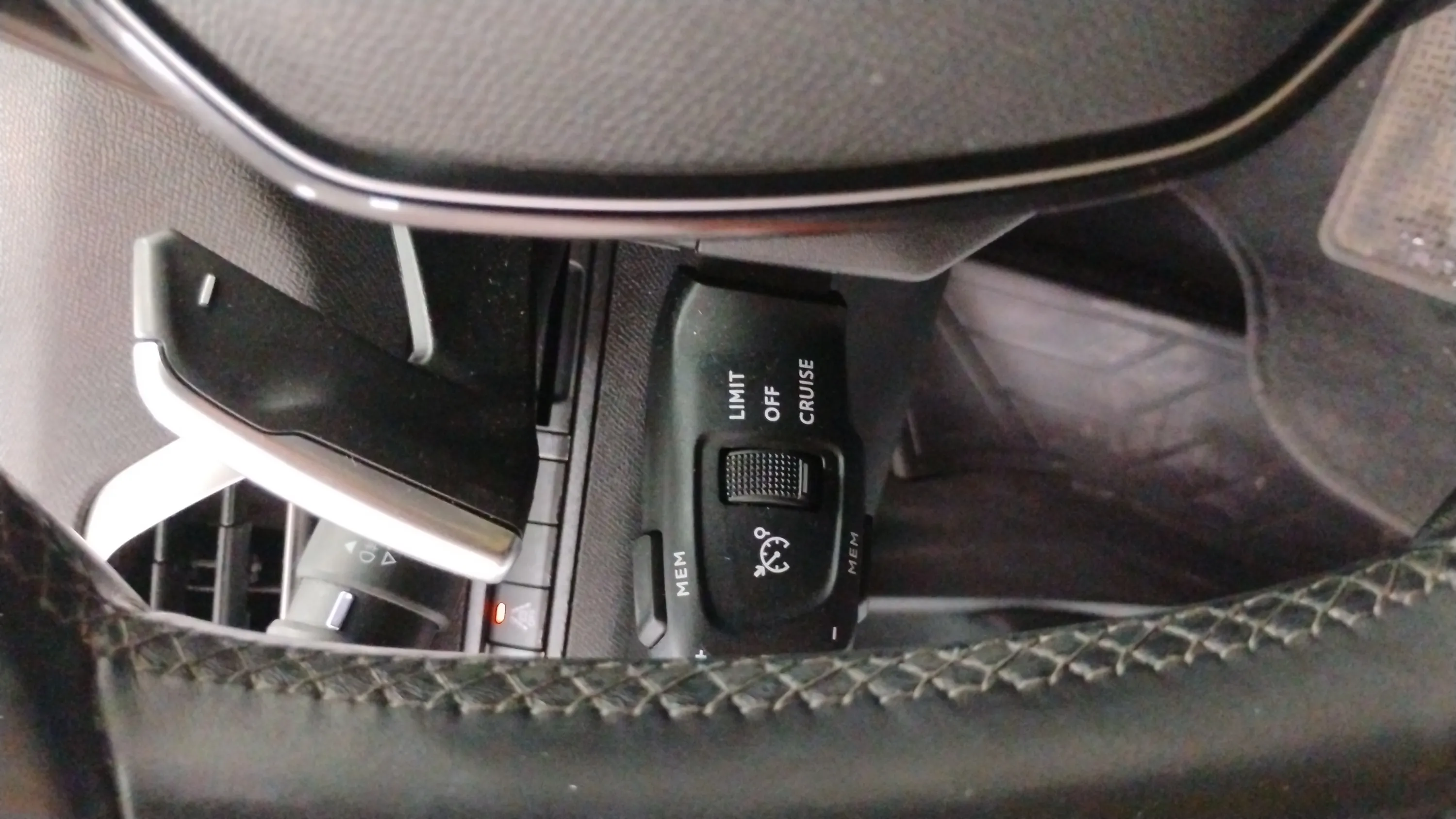 Peugeot 3008 1.2 PureTech Allure Pack EAT8 - foto 20